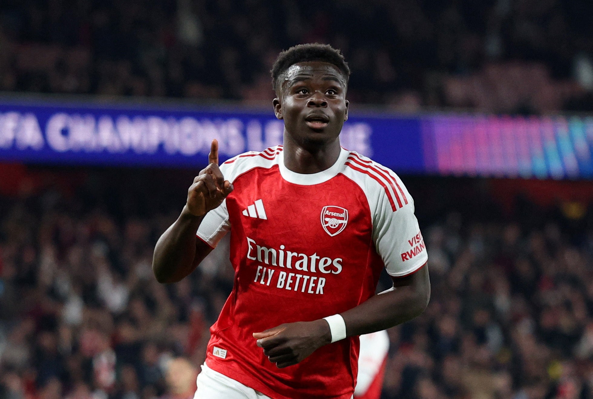 <p>Super-sub Bukayo Saka scores in injury time to seal the win for the home team</p>
