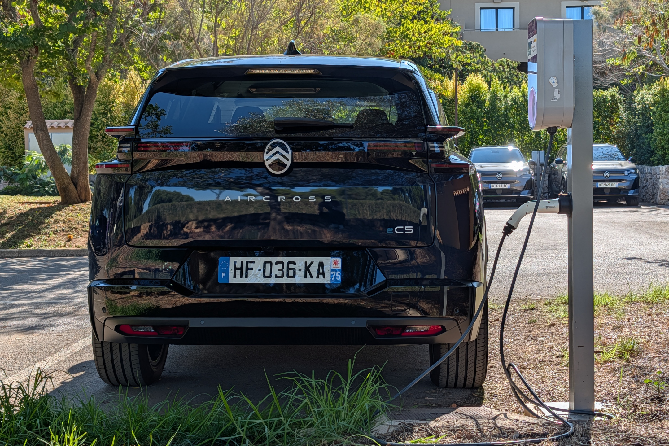 Citroen’s new light wings jut out slightly, giving the rear of the car an unmistakeable silhouette