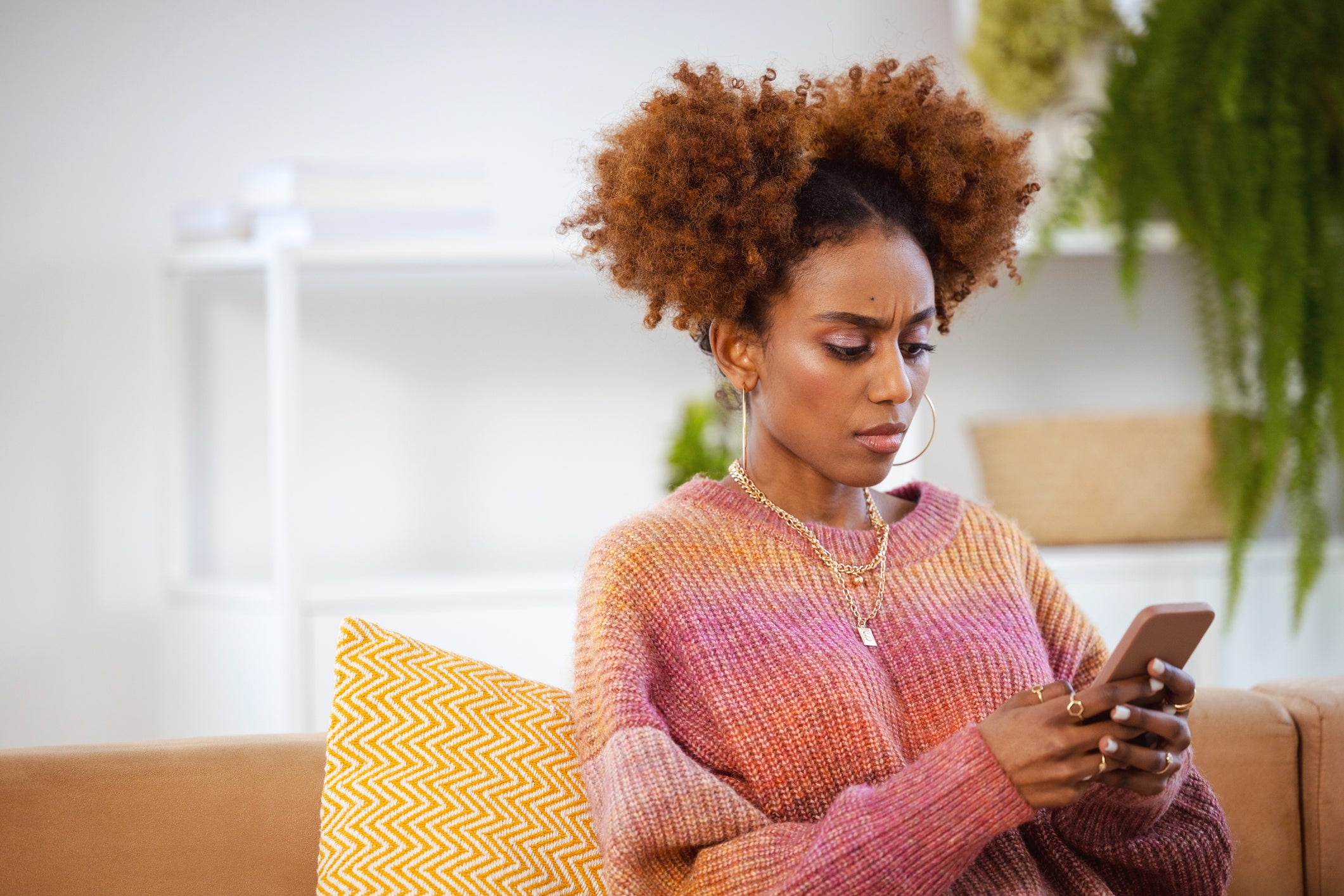 Archiving painful messages can help us create a sense of detachment