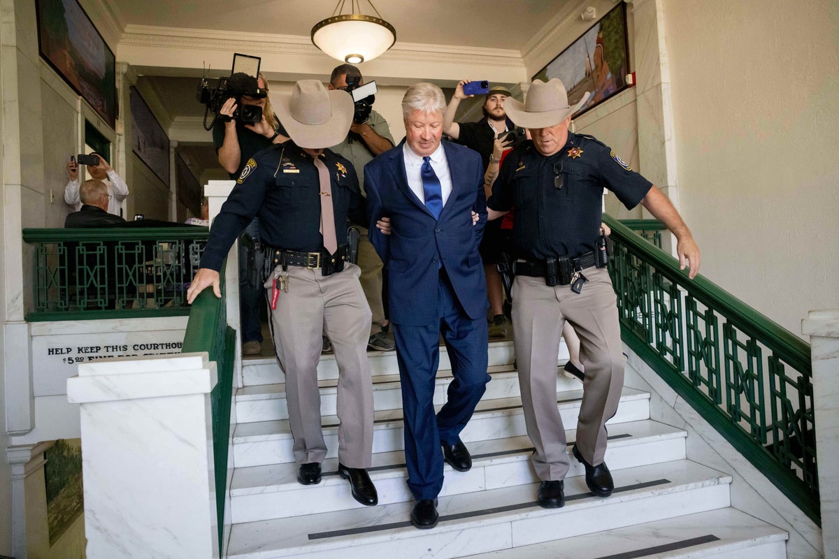 Texas megachurch pastor Robert Morris pleads guilty to sexual abuse of a child