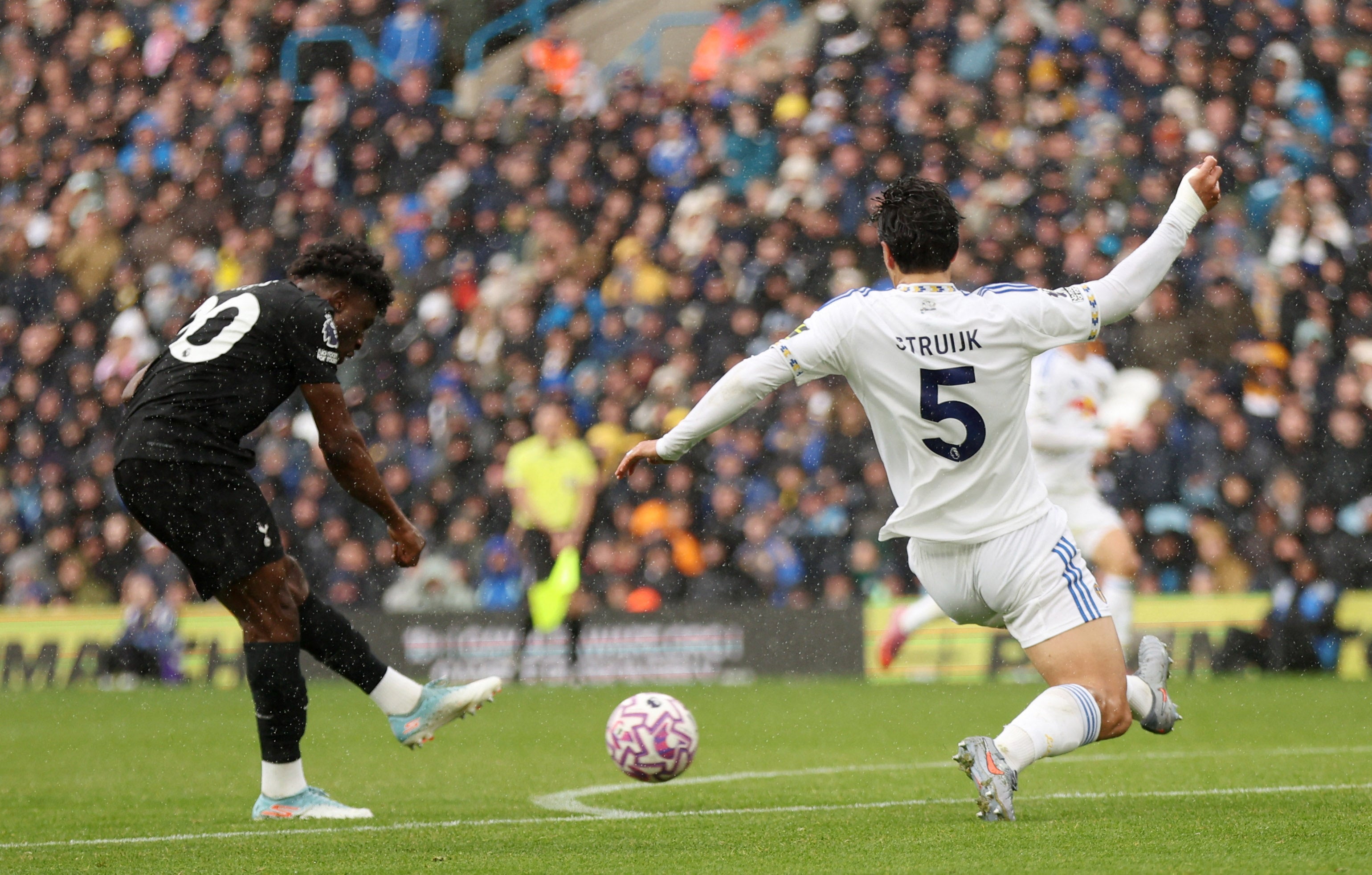 Kudus arrowed home the winner