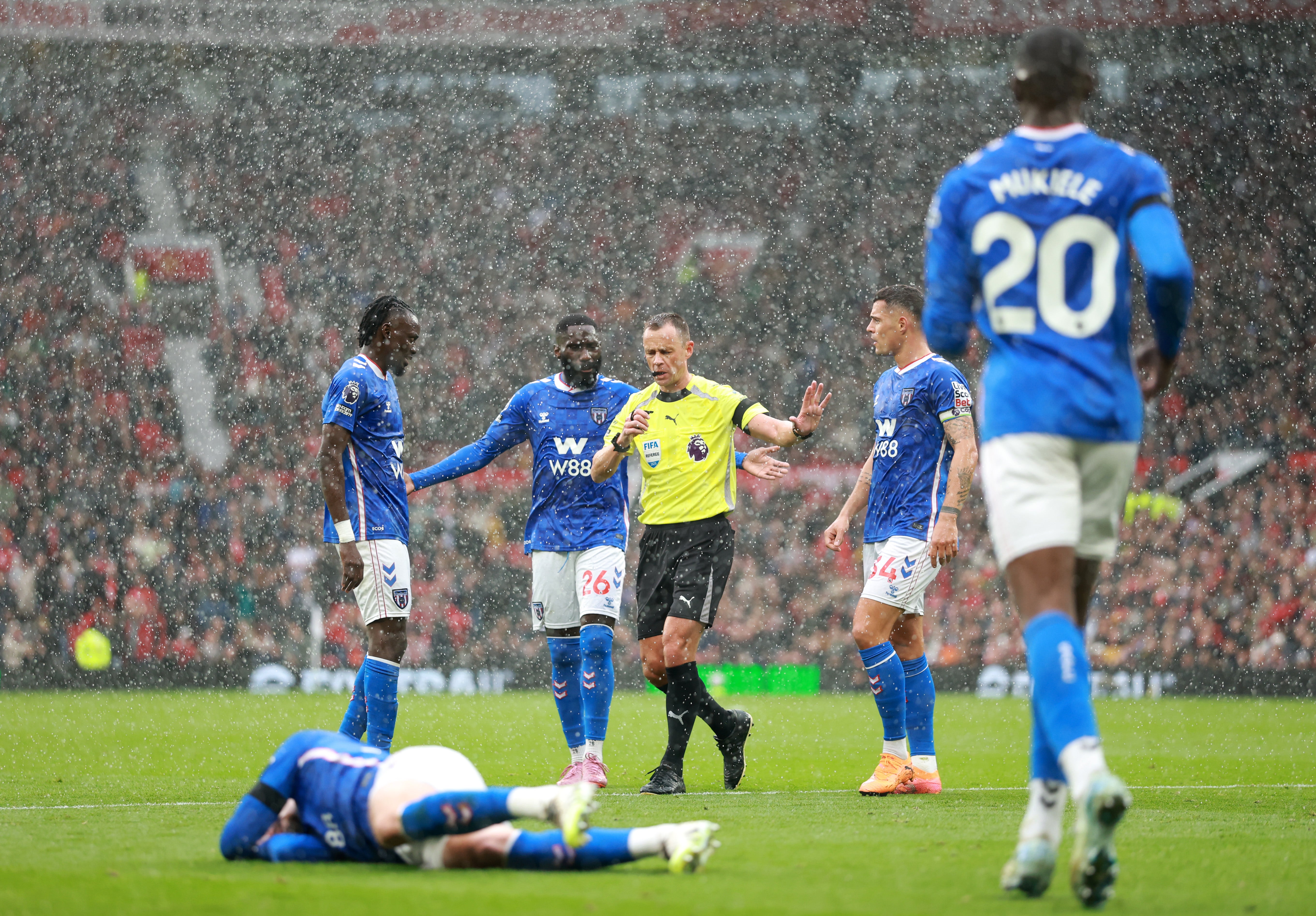 Sunderland were frustrated by both the referee and the defeat