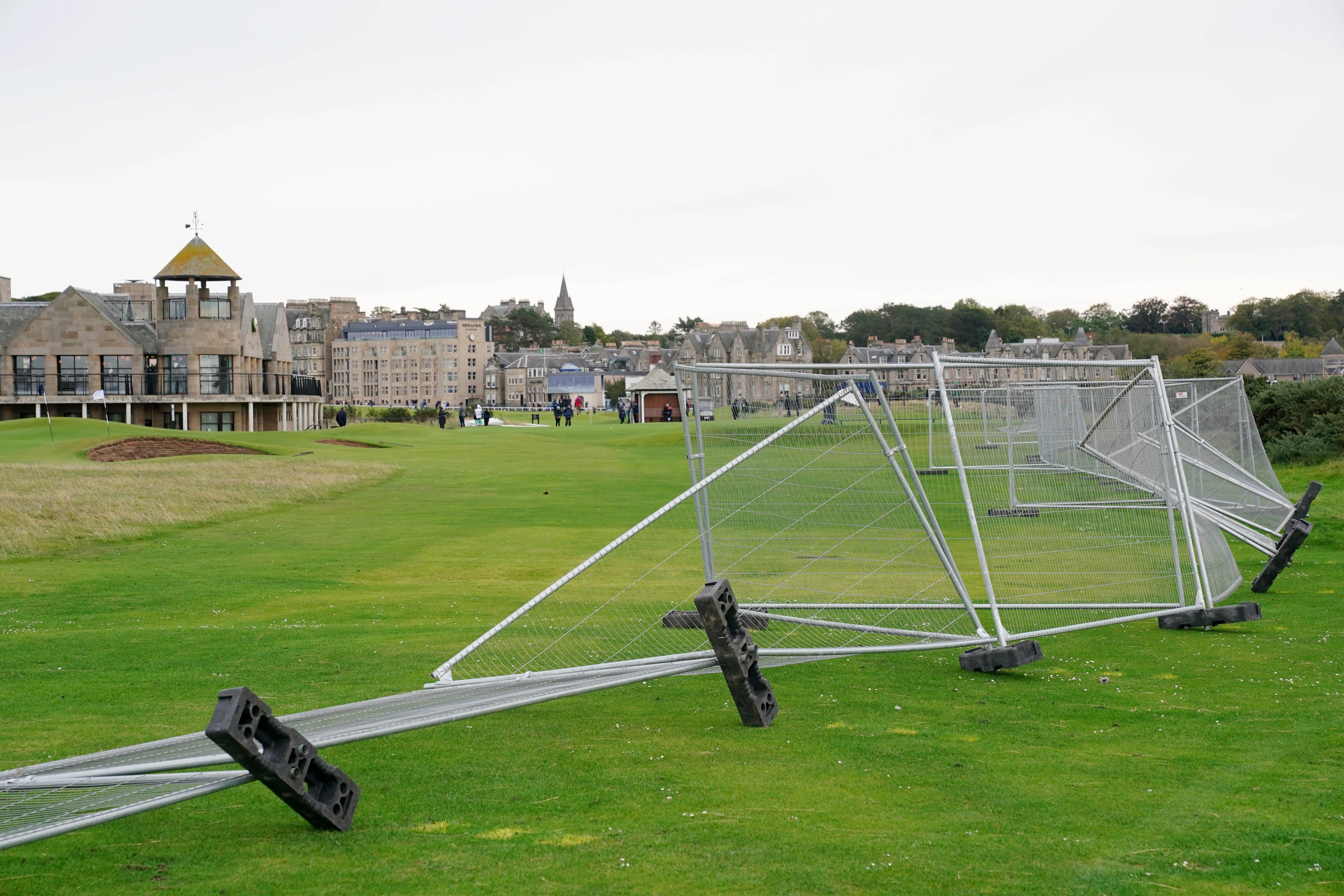 High winds blew fences down on the Old Course at St Andrews