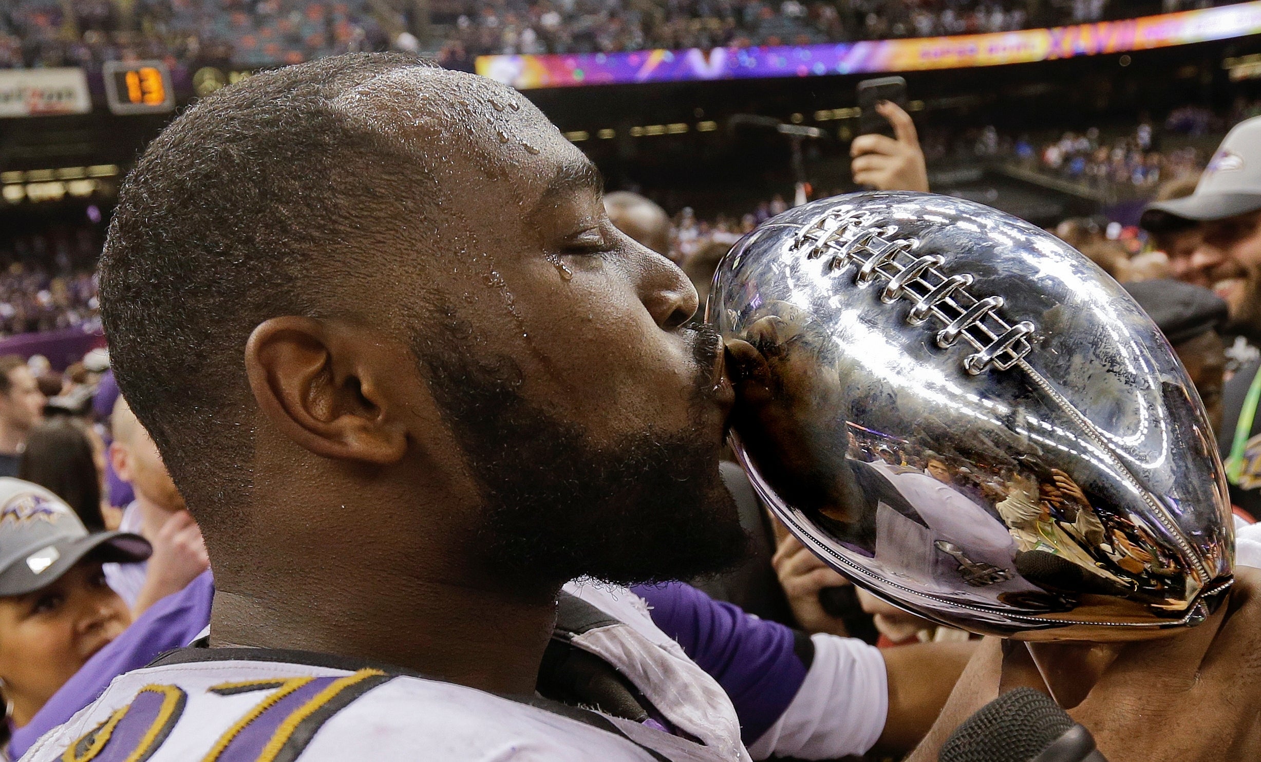 <p>Arthur Jones won the Super Bowl with the Baltimore Ravens at the end of the 2012 season</p>