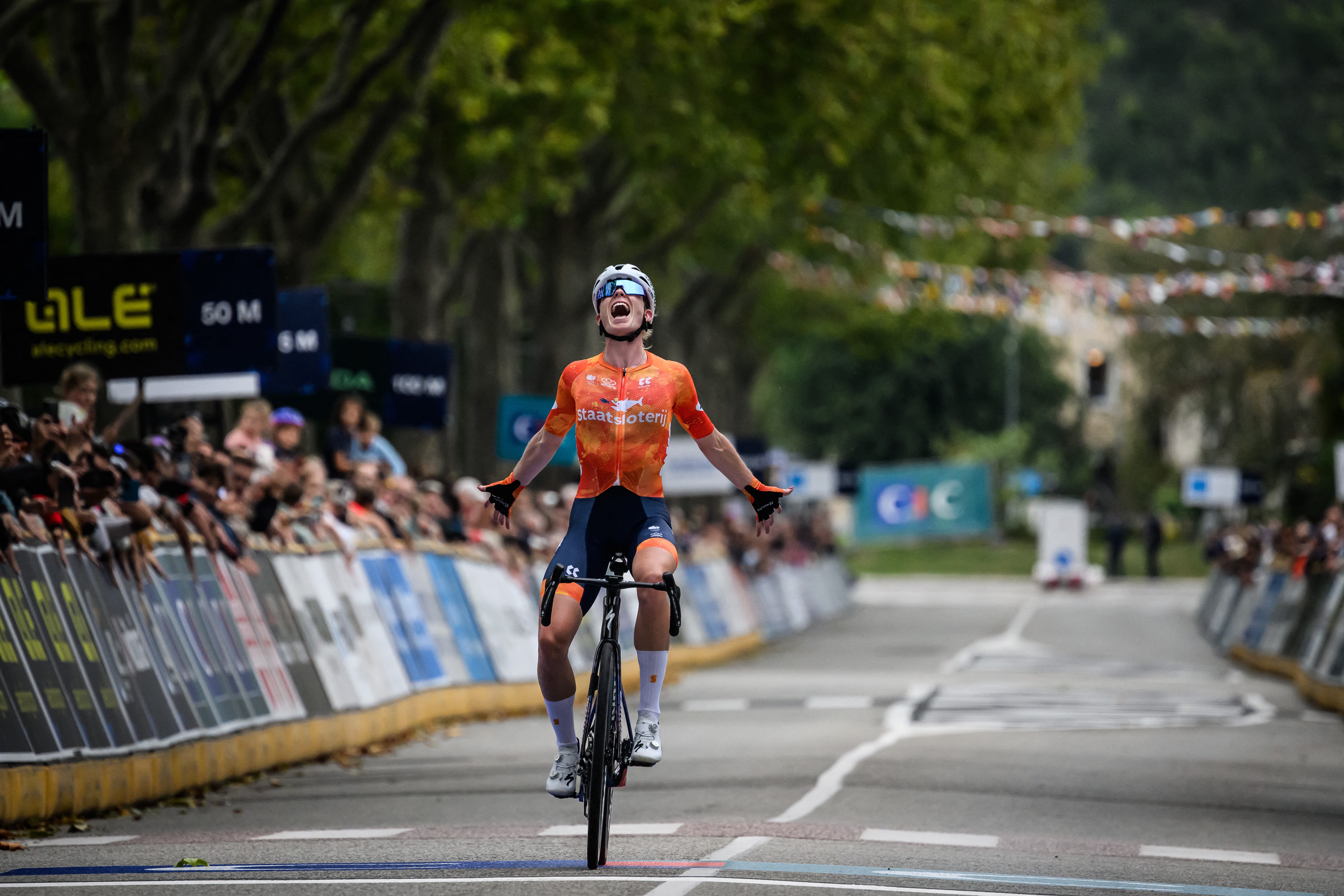 Demi Vollering laid the blueprint for Pogacar's attack with a solo move on the same climb in Saturday's women's race