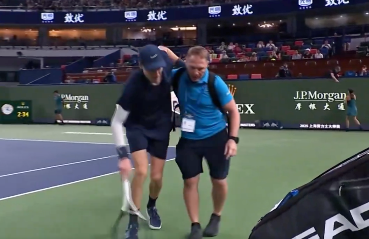 Jannik Sinner was forced to retire from his match in Shanghai