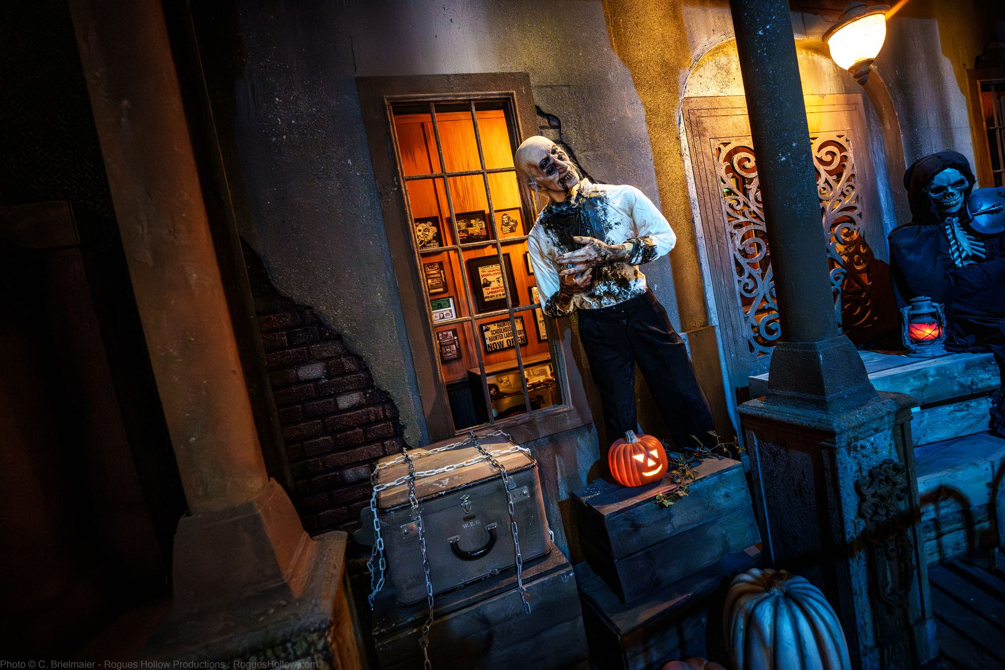 Factory of Terror boasts four haunted houses, five themed bars, and entertainment zones