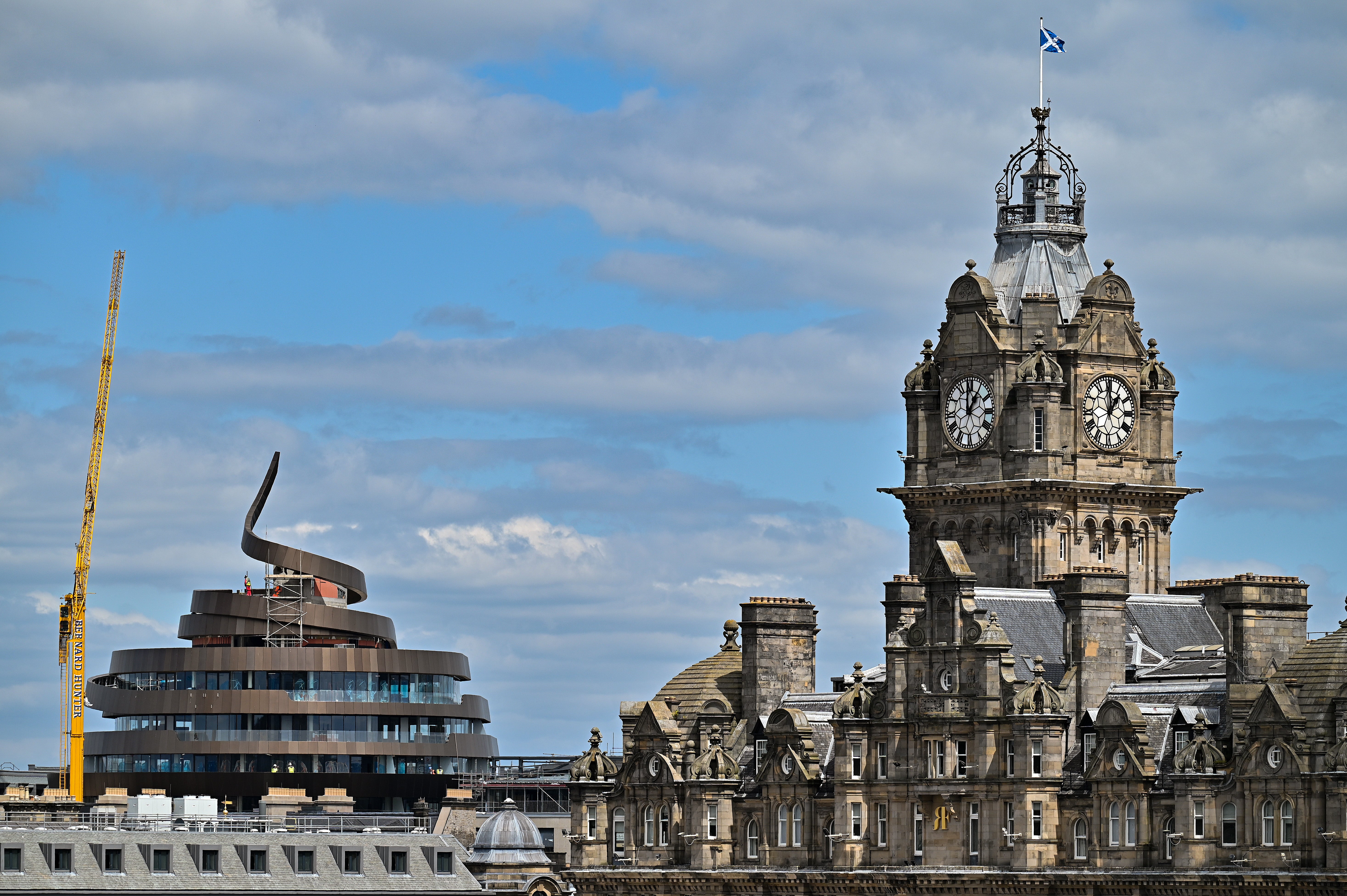 By the time Jayaweera's flight made an emergency landing in Edinburgh, it was too late for him to be saved, according to a wrongful death lawsuit brought by the 85-year-old's family