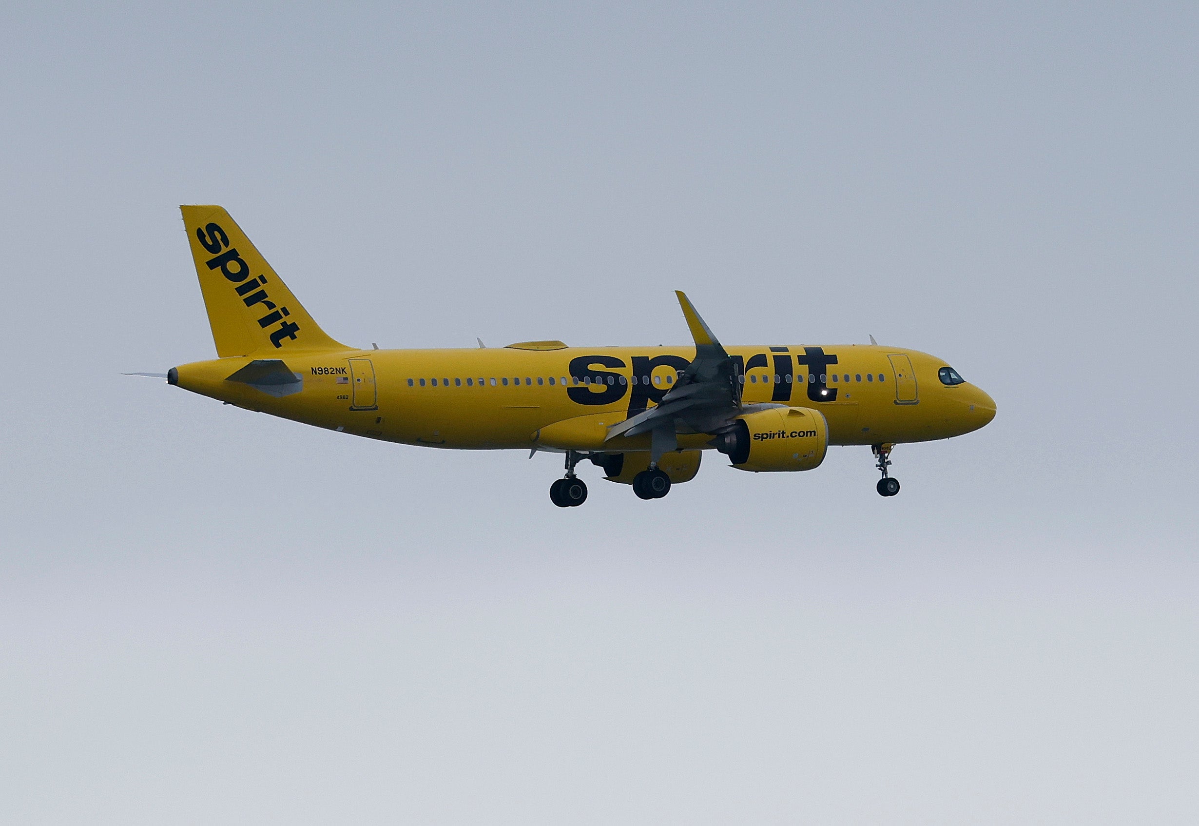 A new analysis reveals that Spirit Airlines may be struggling to stay afloat because major airlines have co-opted its business strategies