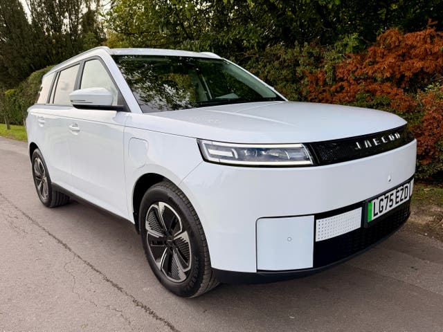 <p>The new Jaecoo 5 comes in this all-electric version or a cheaper and even better looking petrol model</p>