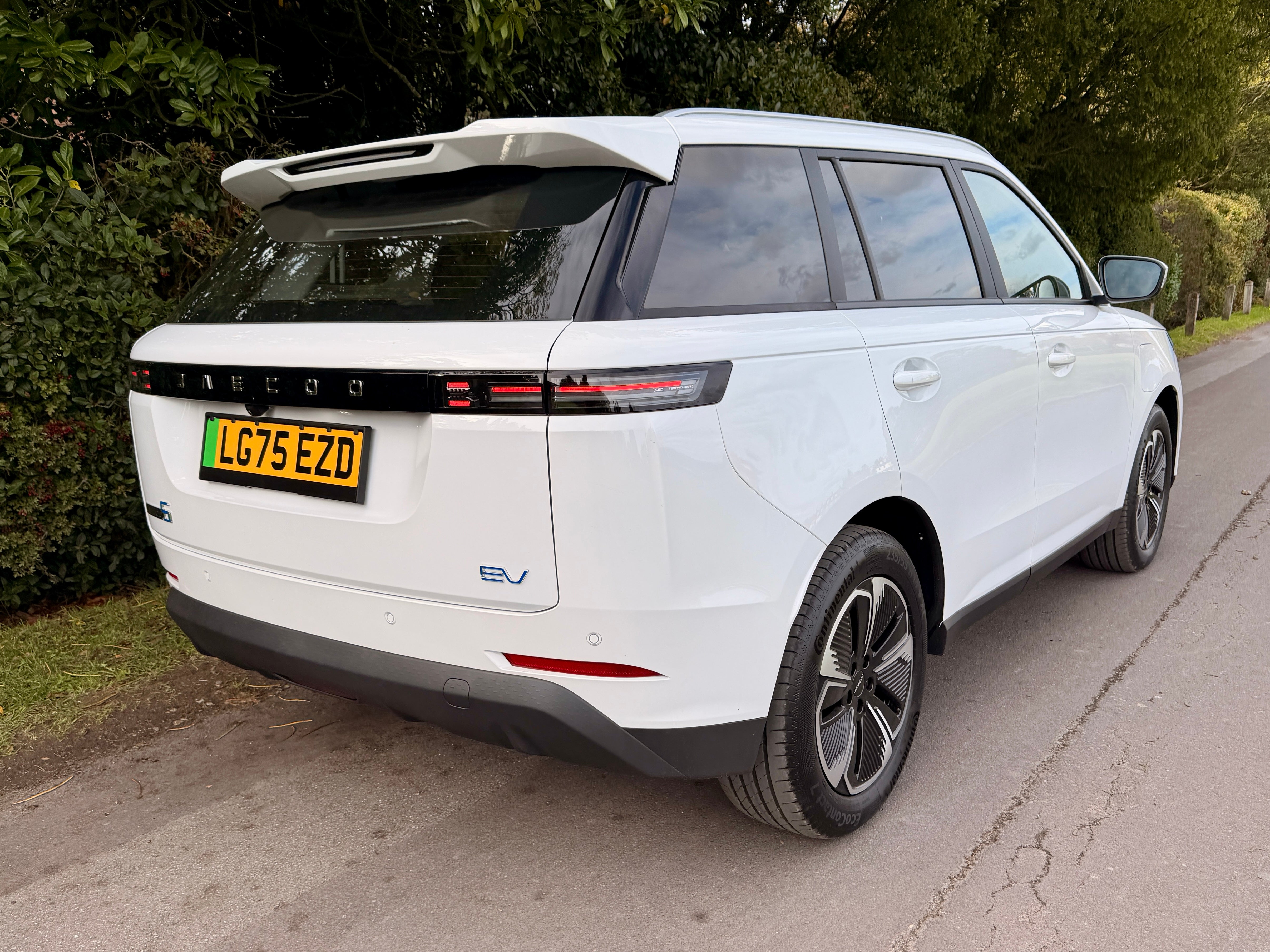 The Jaecoo 5 looks very much like the Range Rover Evoque – but it costs a fraction of the price