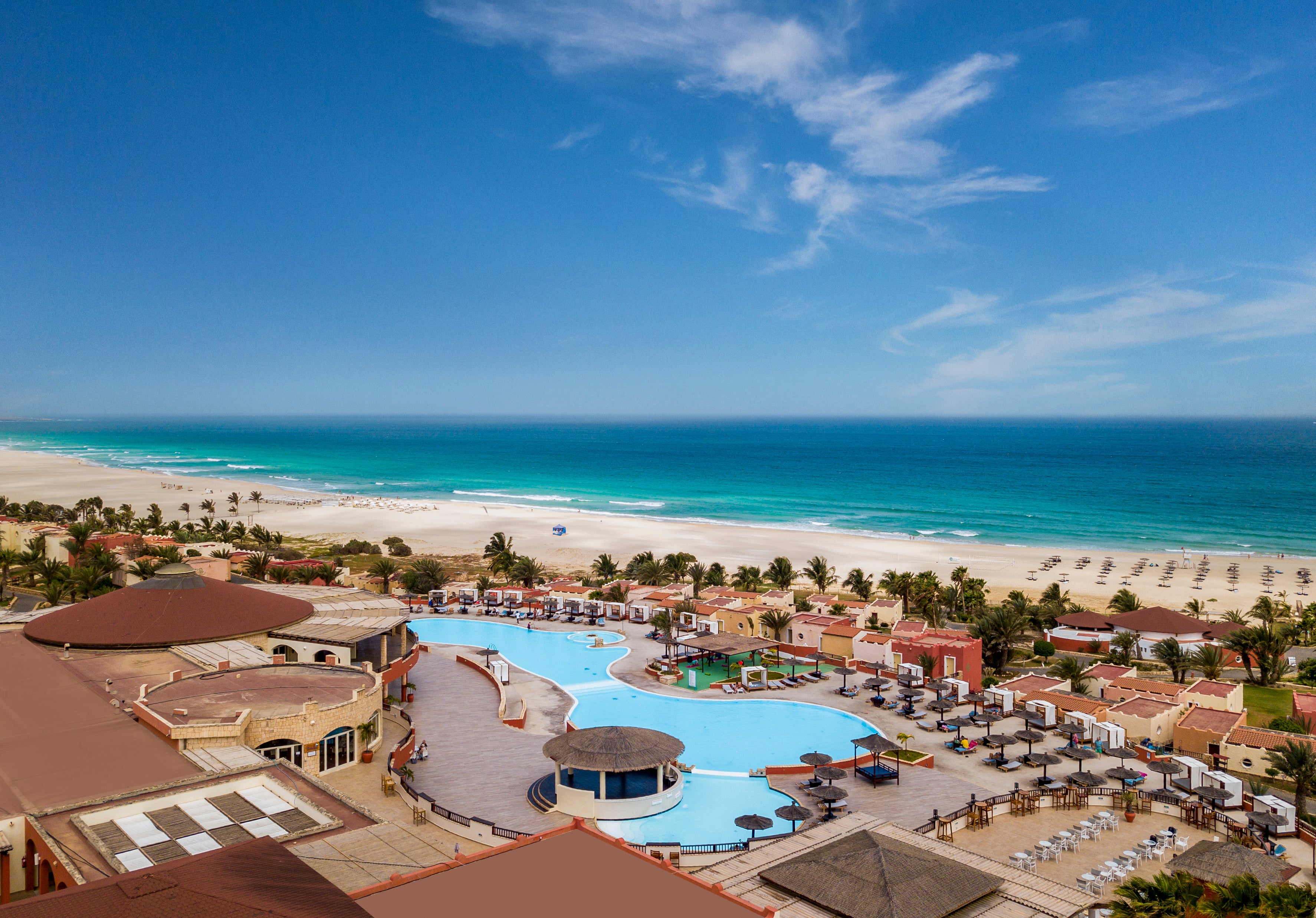 A separate kids pool will keep your little ones entertained here