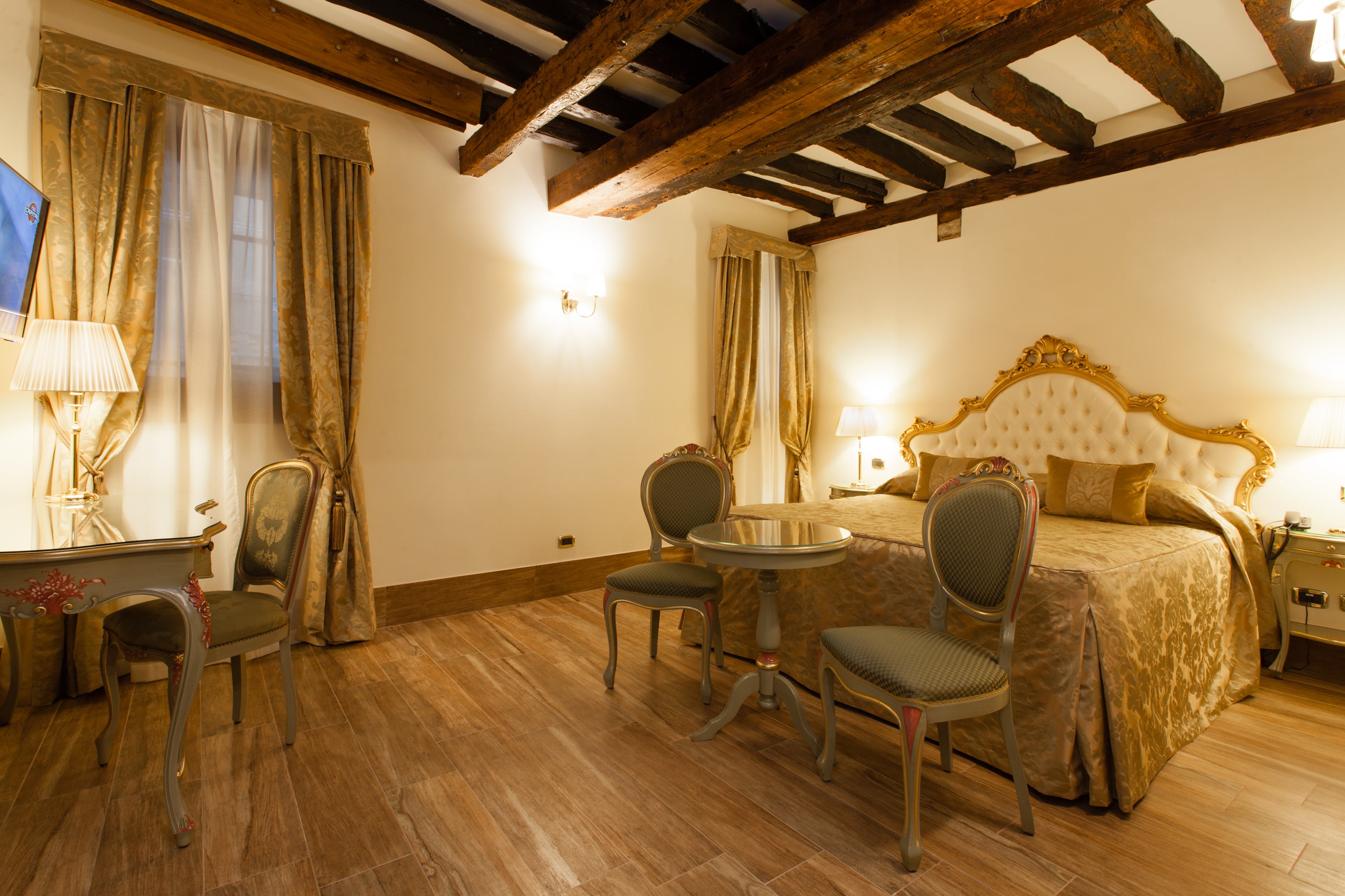 Stay in a traditional Venetian-style hotel without blowing the budget