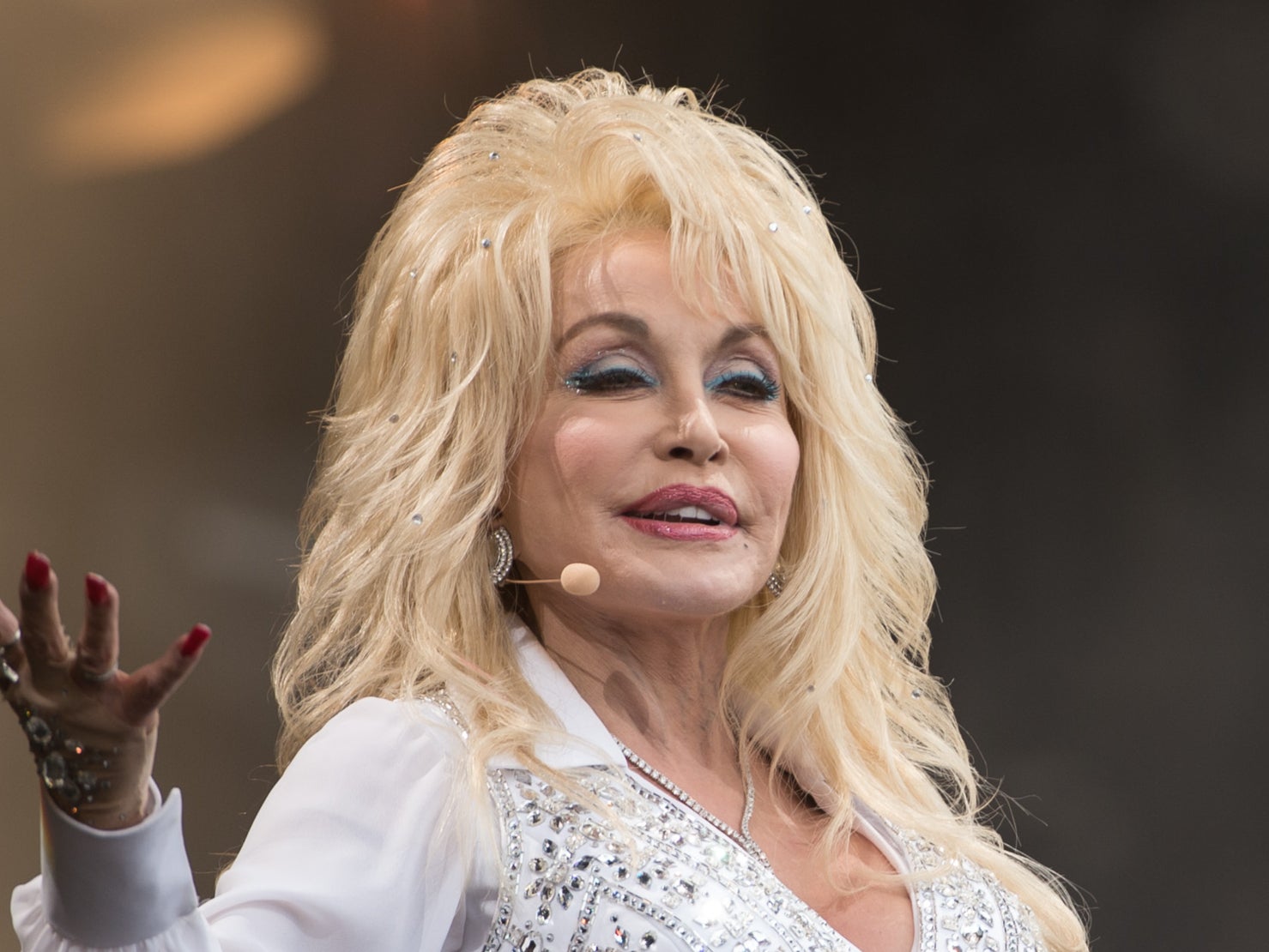 Parton had been undergoing treatment for kidney stones, according to her sister