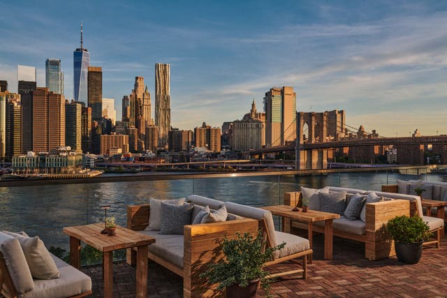 <p>1 Hotel Brooklyn Bridge offers expansive views of the Manhattan skyline </p>