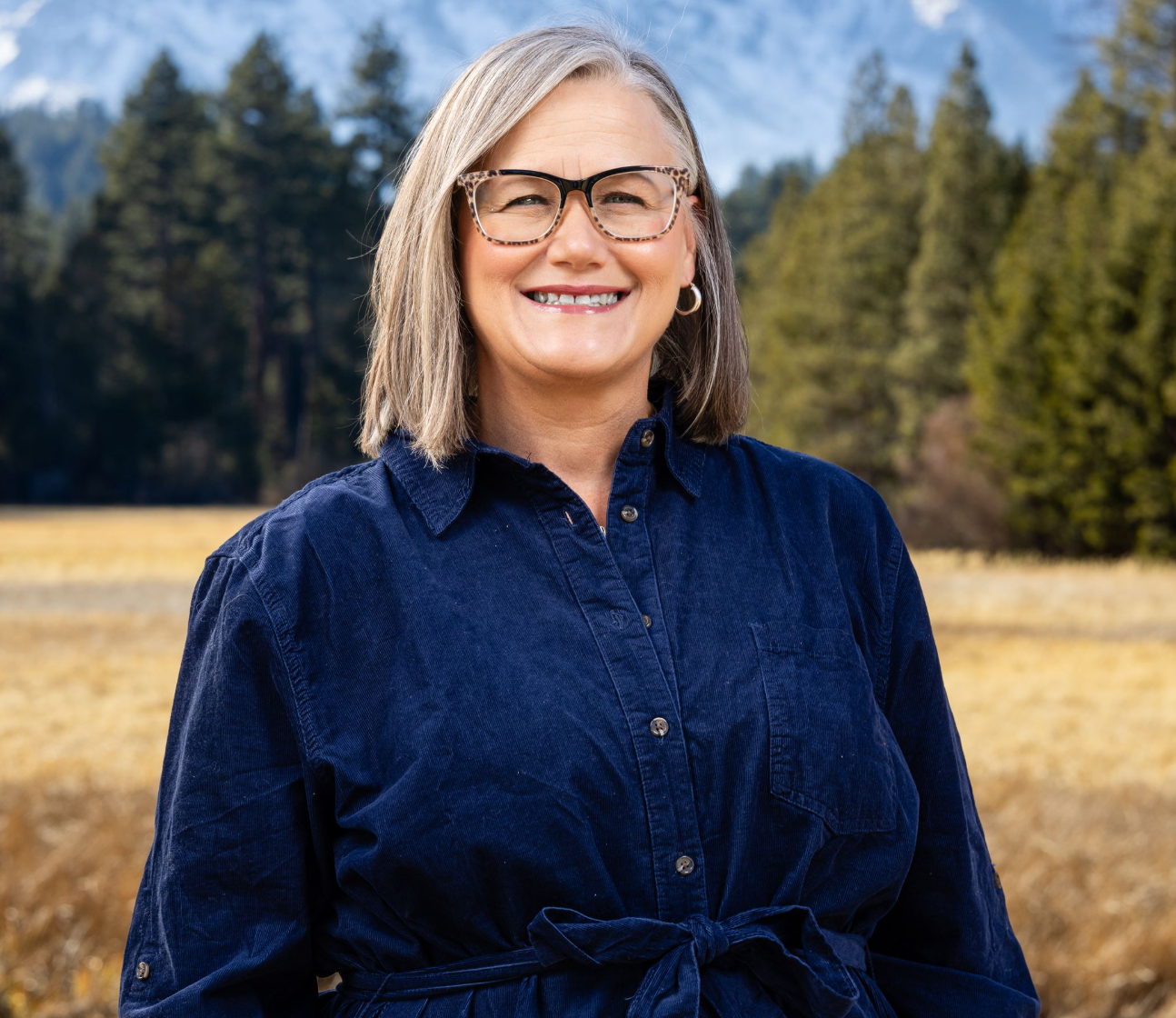 South Lake Tahoe Mayor Tamara Wallace admitted in a letter that she had embezzled funds from a church where she worked and said her guilt drove to attempt suicide