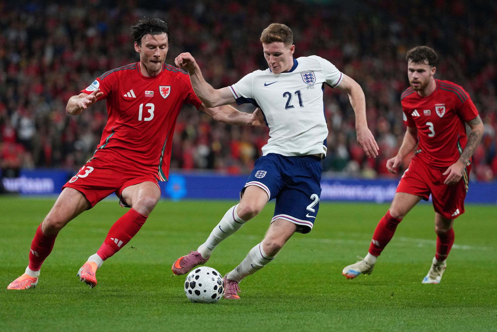 Elliot Anderson looked classy in the centre of the park