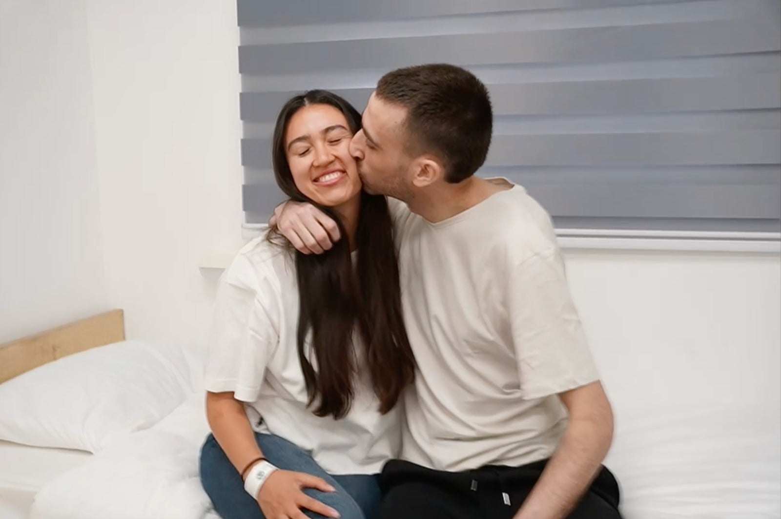 Avinatan Or embracing his girlfriend, Noa Argamani after his release on Monday