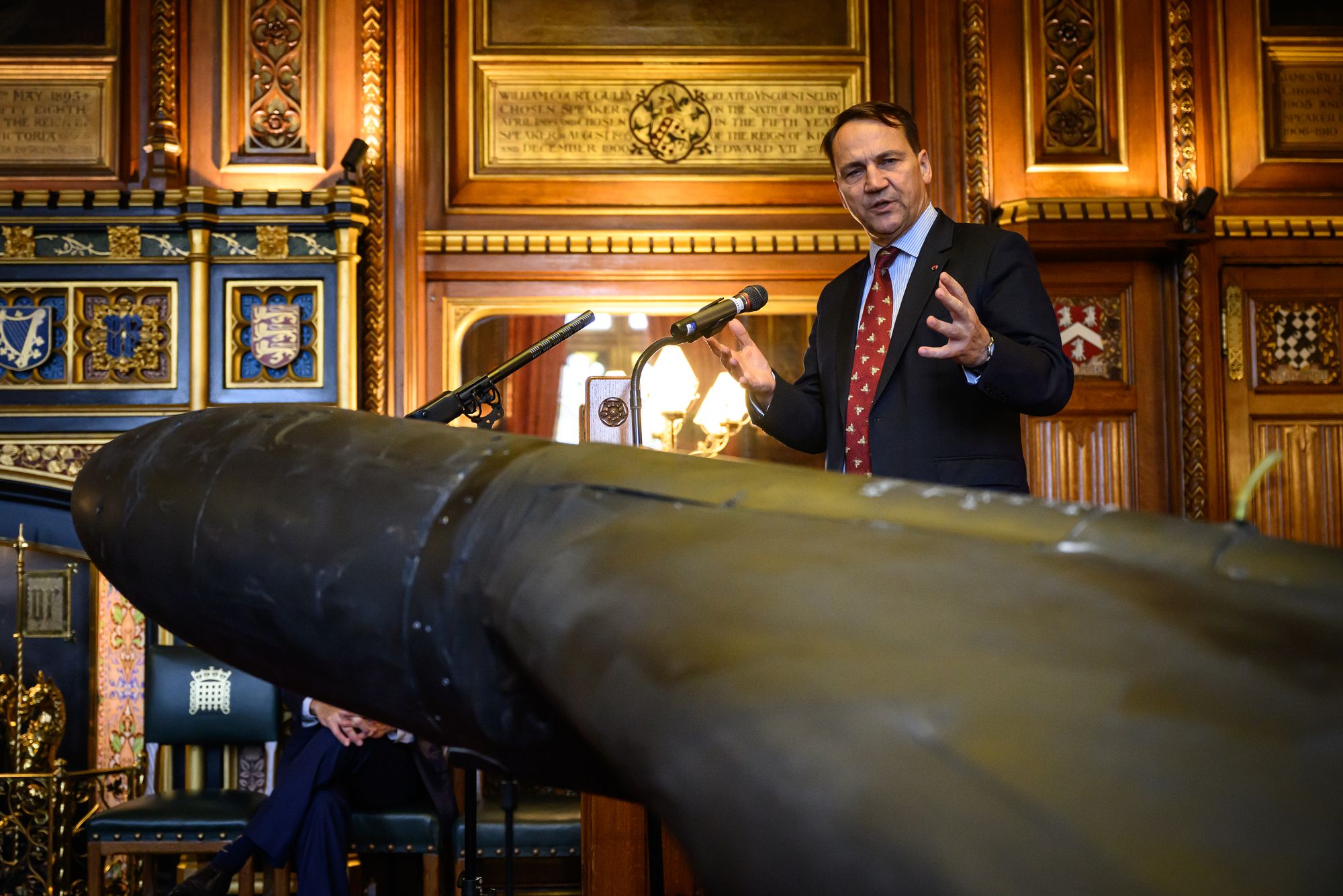 Radoslaw Sikorski unveiled a Shahed-136 drone downed in Ukraine