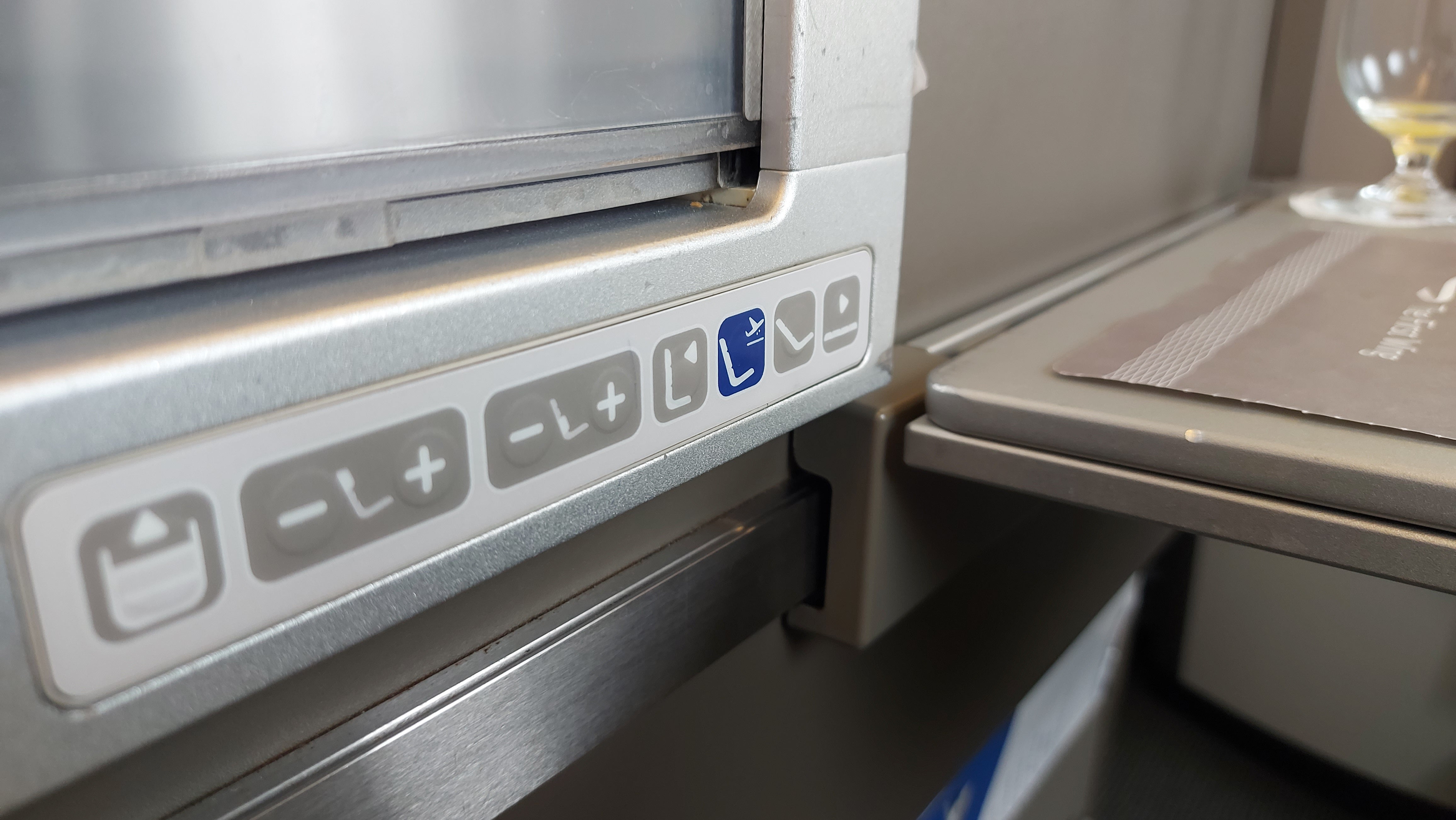 The seat controls are ‘reached without strain’