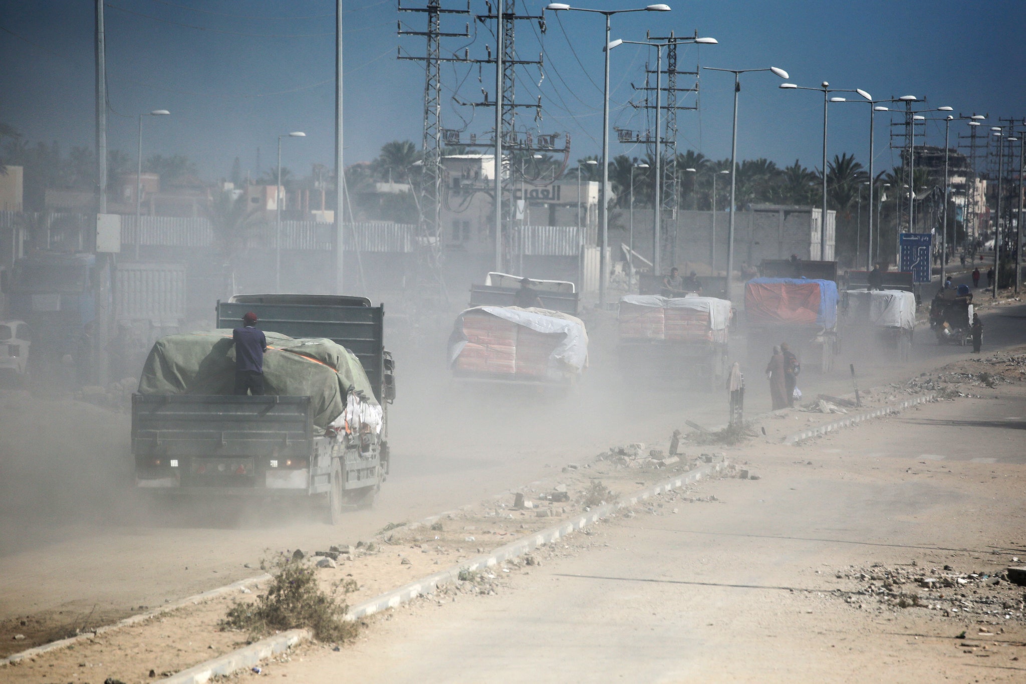 <p>Trucks carrying aid provided by the World Food Programme (WFP) for Gaza in the first week of the ceasefire</p>