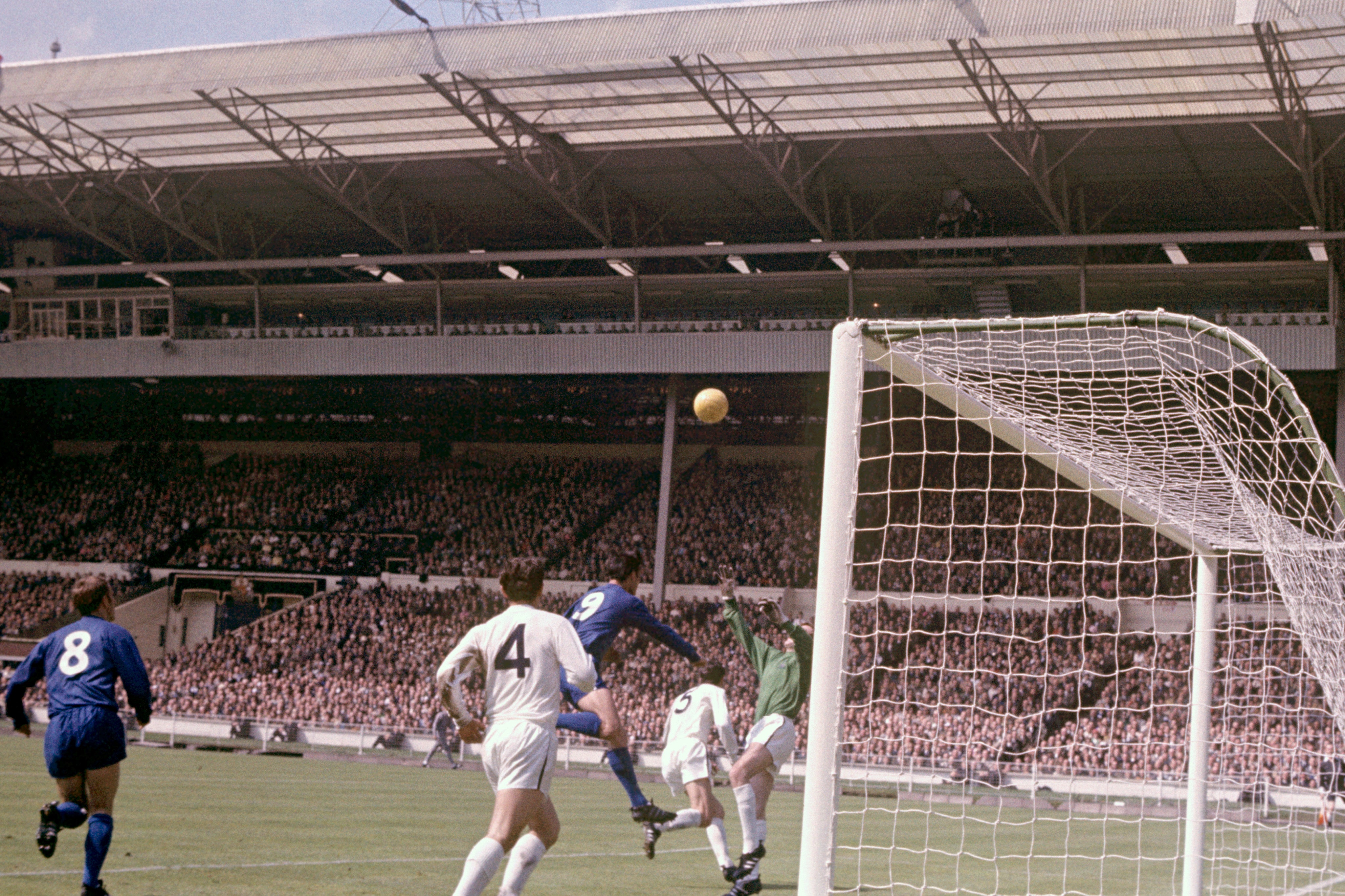 The collection comprised some 165 items including from Jennings’ time at Arsenal and Tottenham Hotspur