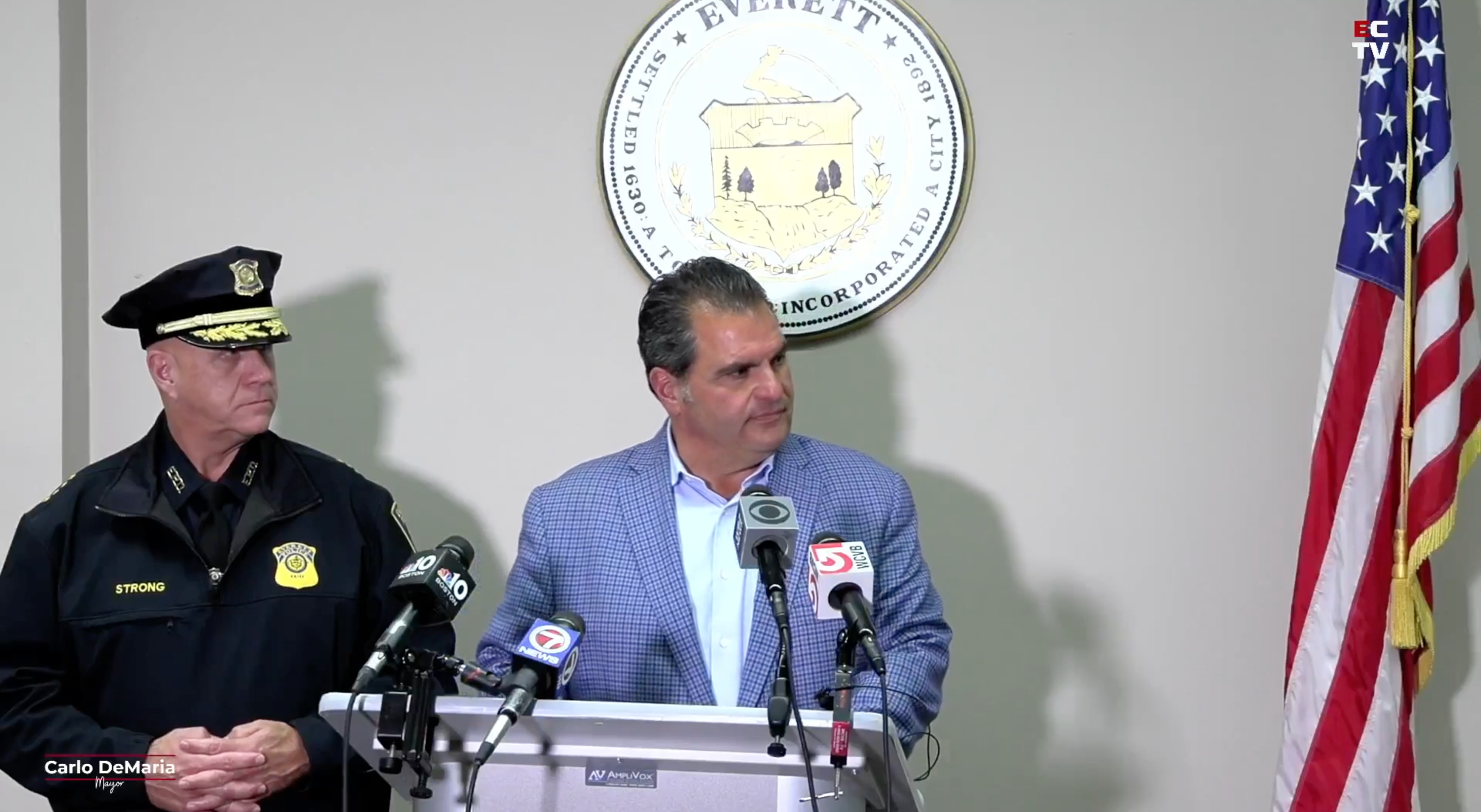 Everett Mayor Carlo DeMaria announces that no firearm was recovered when the teen was arrested