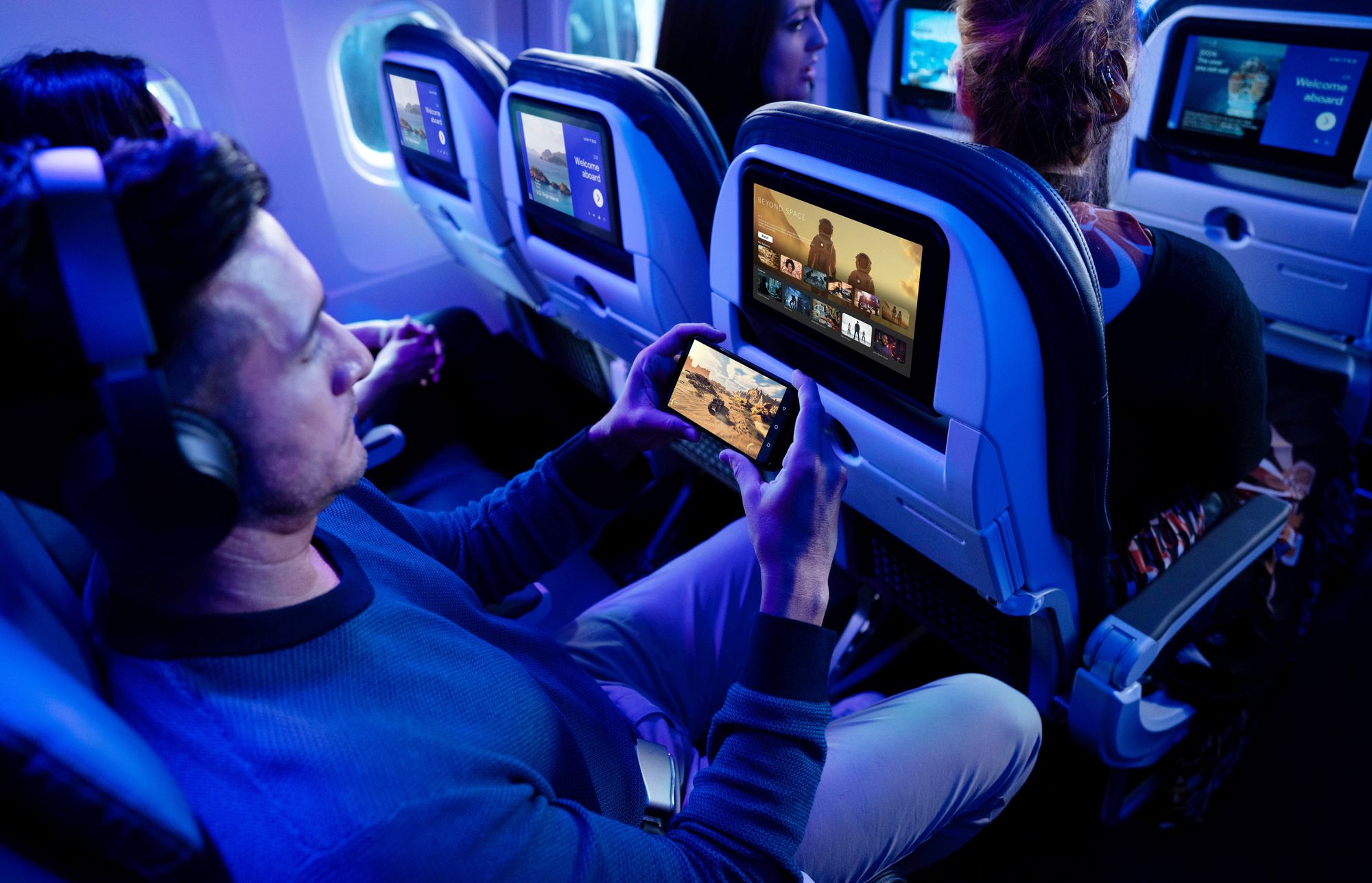 United launches free Starlink wifi on mainline flights meaning Boeing 737 passengers can now stream movies at 38,000 feet