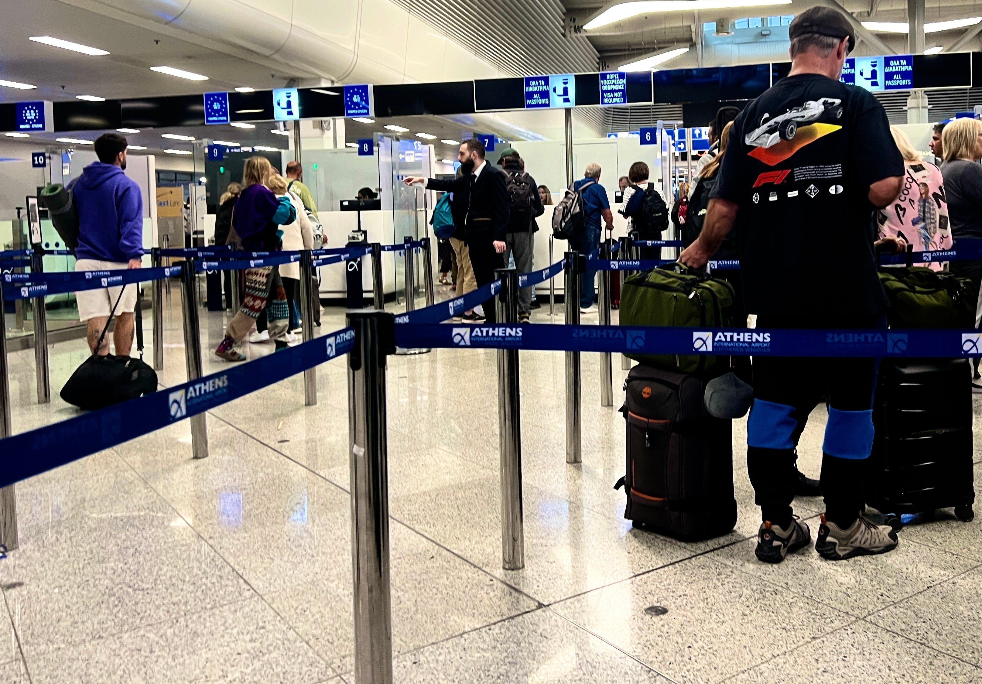 UK subjects will spend longer queueing in Athens airport than EU nationals