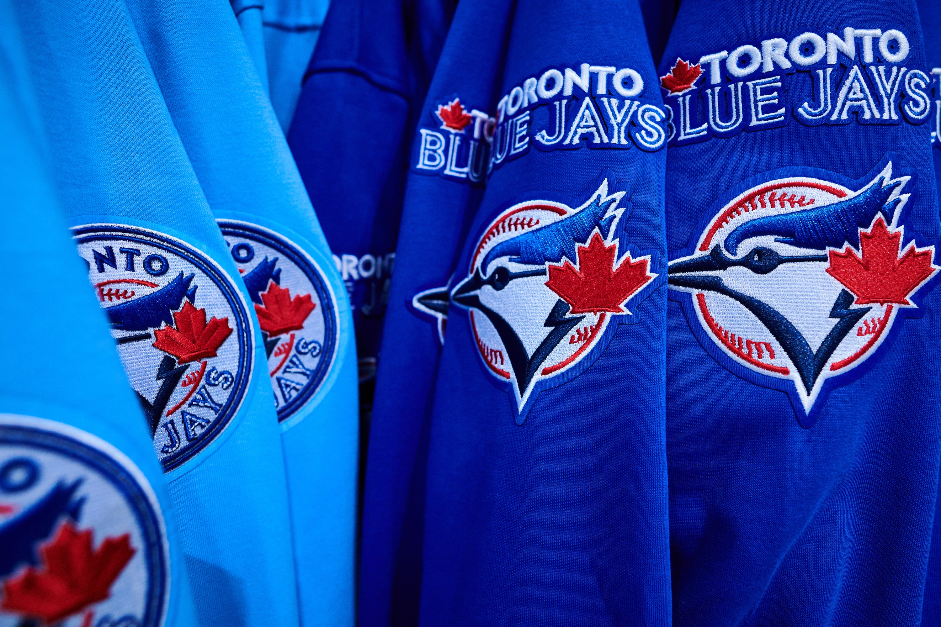 Logan also has the team’s iconic logo painted onto his prosthetic eye