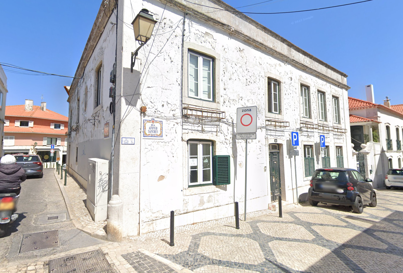 <p>The incident took place at 3am on a street in Cascais, Portugal</p>
