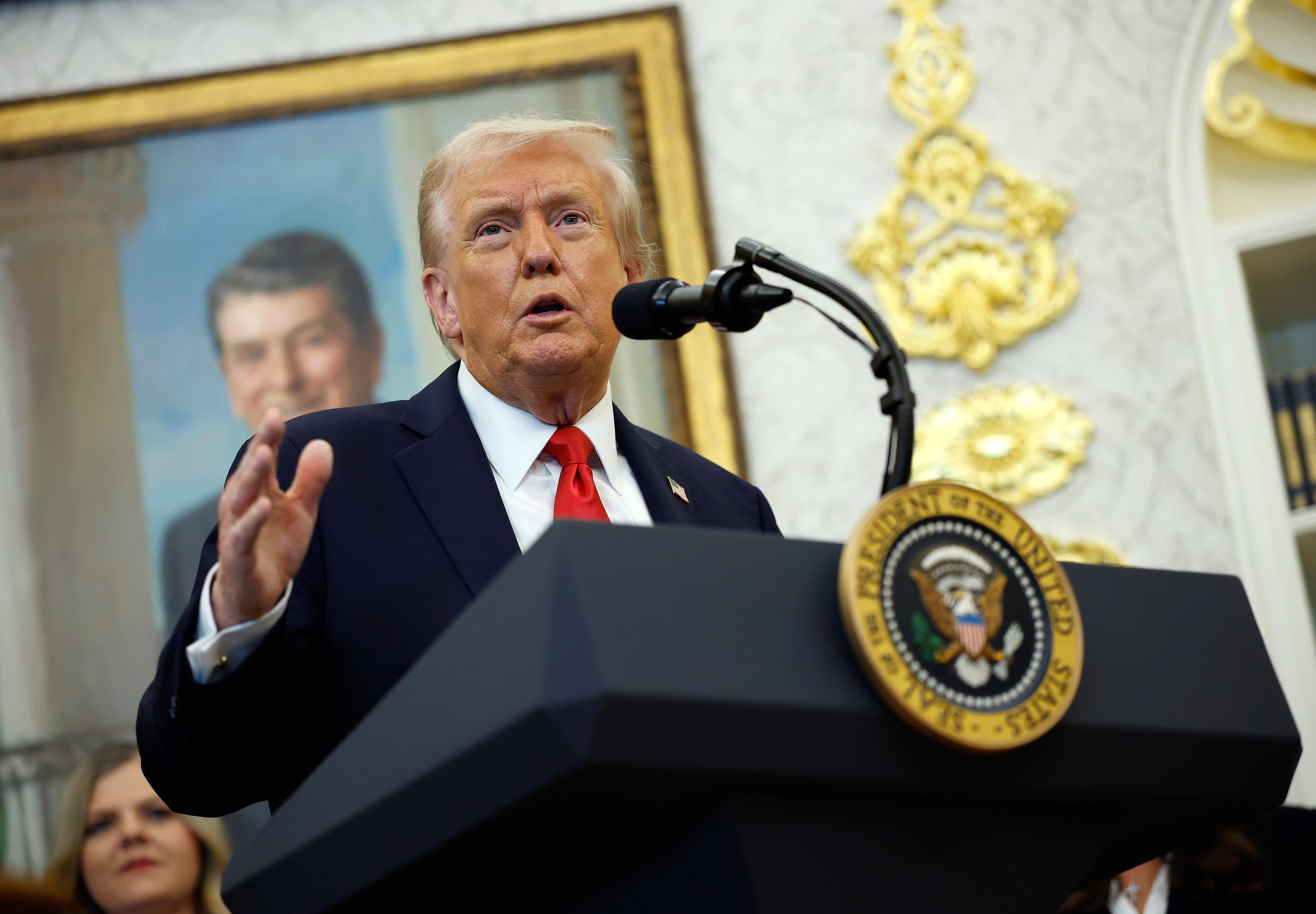 Donald Trump spoke to Vladimir Putin for two hours before Volodymyr Zelesnky arrived in the US