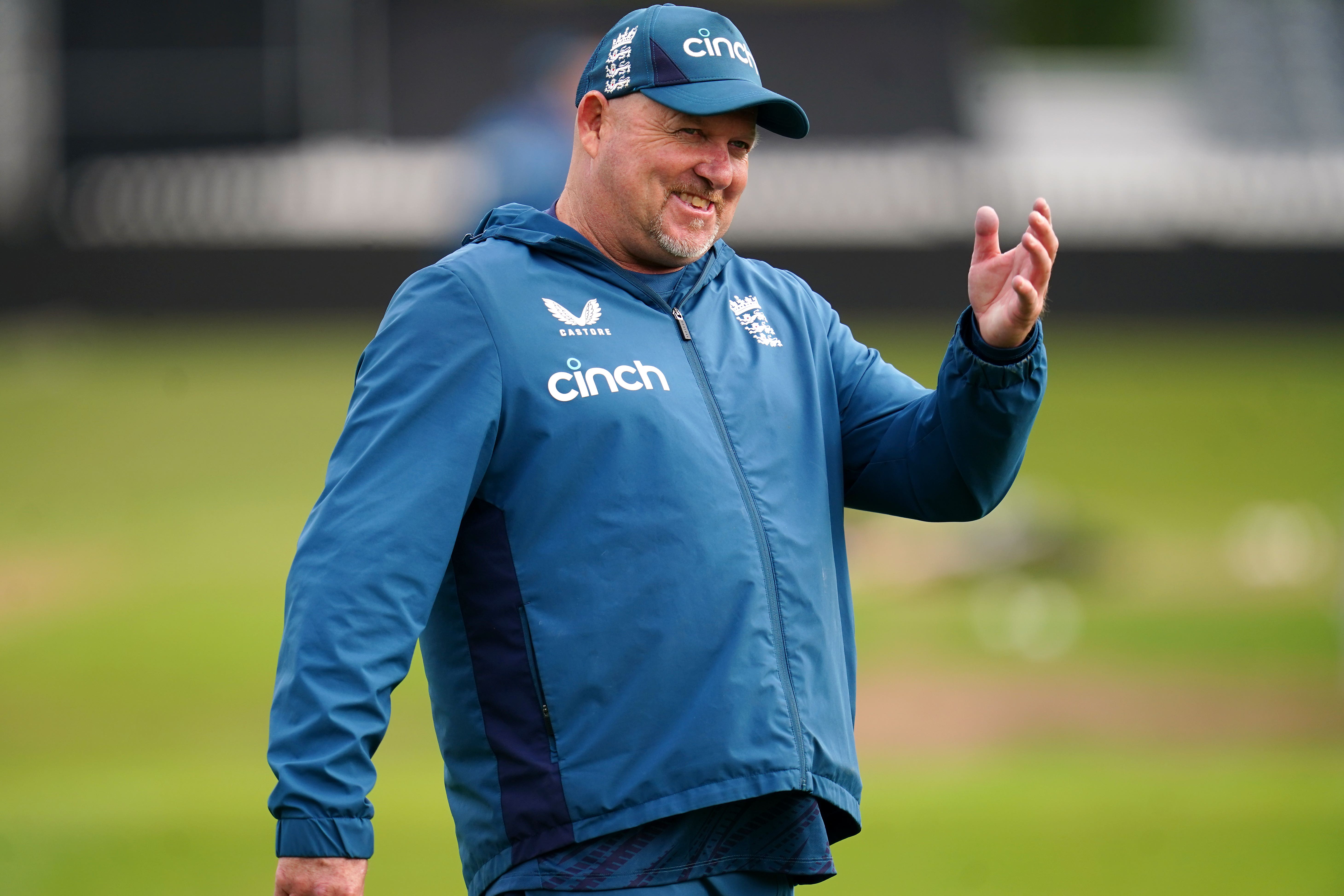 Australian David Saker returns to England coaching set-up for the Ashes