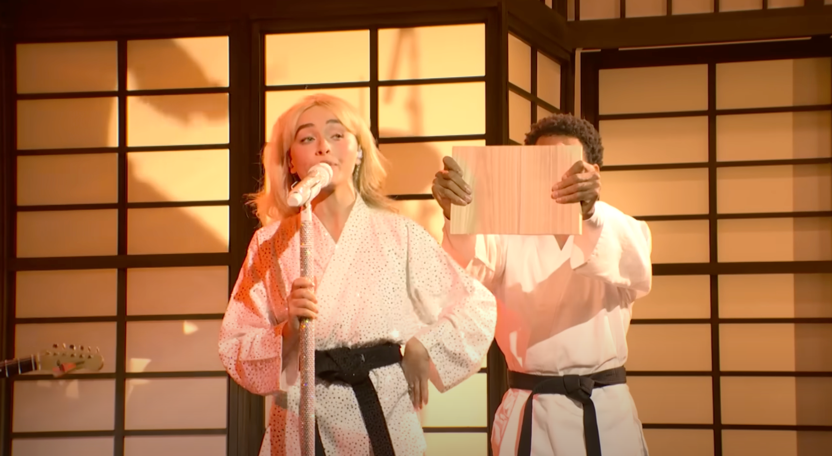 Sabrina Carpenter cantou uma versão sem censura de sua música 'Nobody's Son'