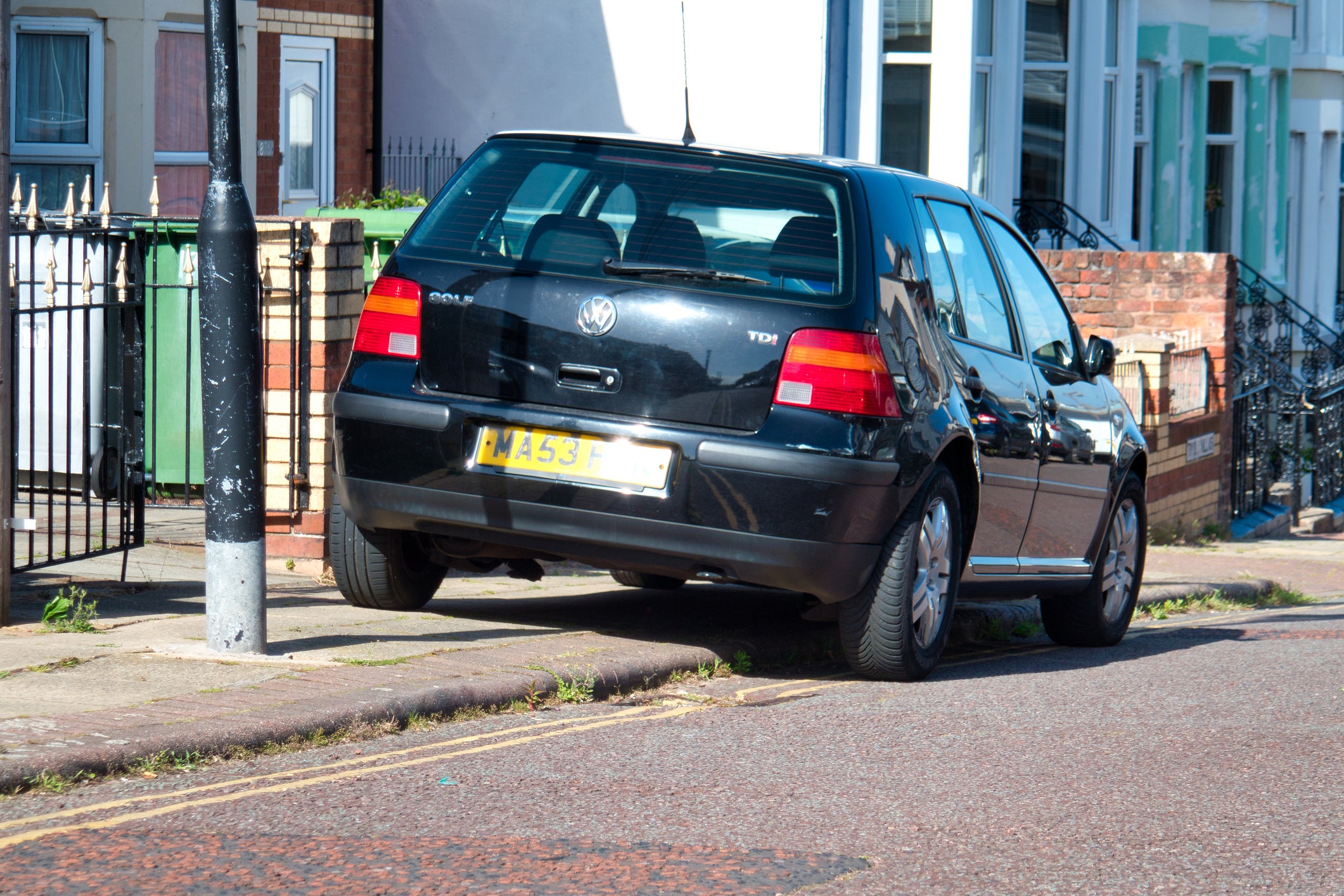 <p>The AA argues that while drivers are "willing to follow the rules", they require "practical parking solutions".</p>