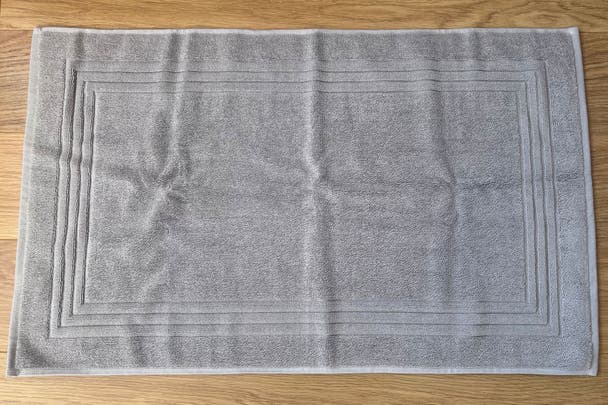 best bath mat indybest review Scooms Egyptian cotton bath mat 1000gsm