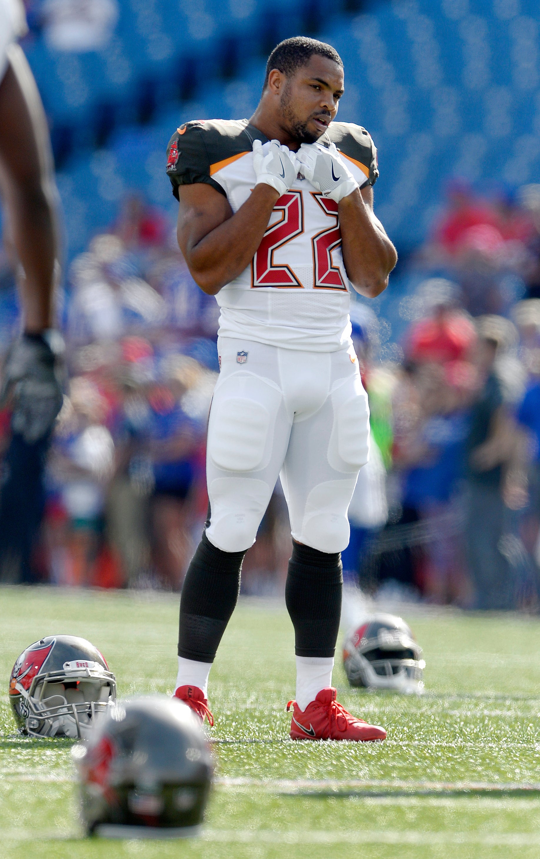 Doug Martin preparing to face the Buffalo Bills in October 2017