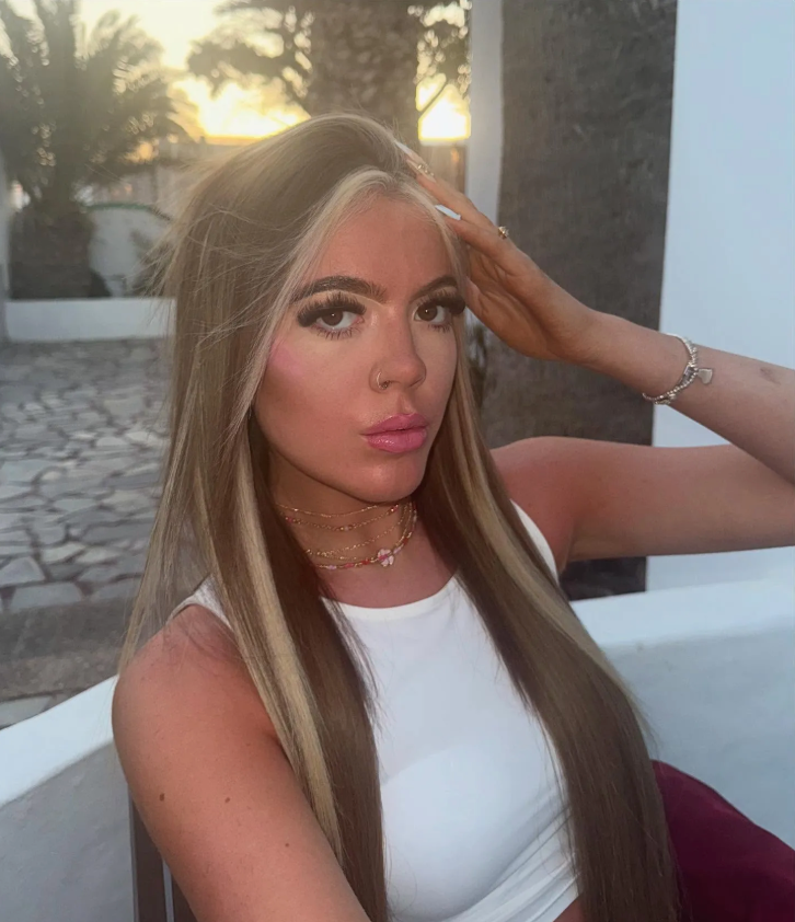 'Geordie Shore' star Holly Hagan has announced her sister Darci has died