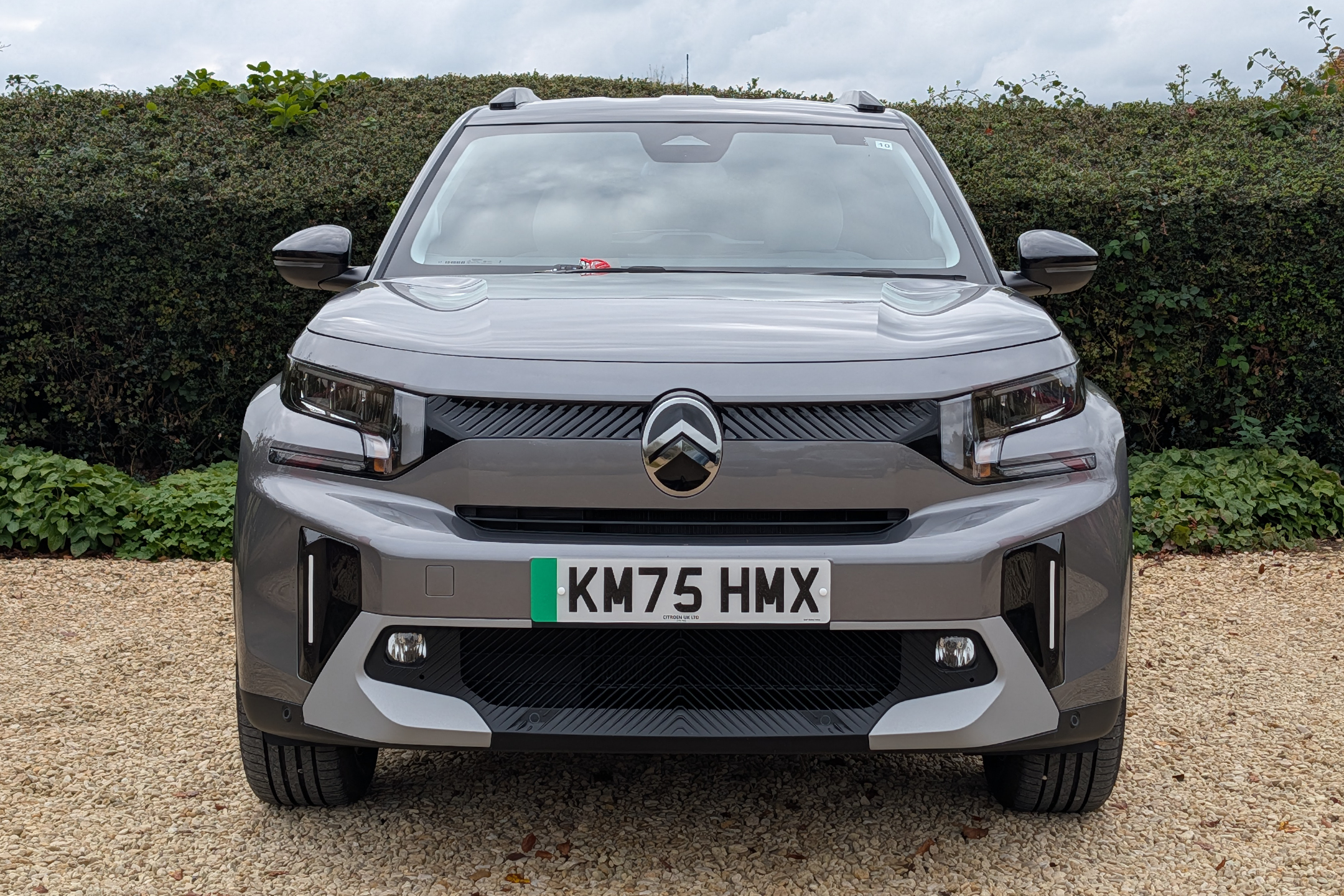 The front-end design incorporates Citroen’s new design language, with distinctive three-point signature headlights