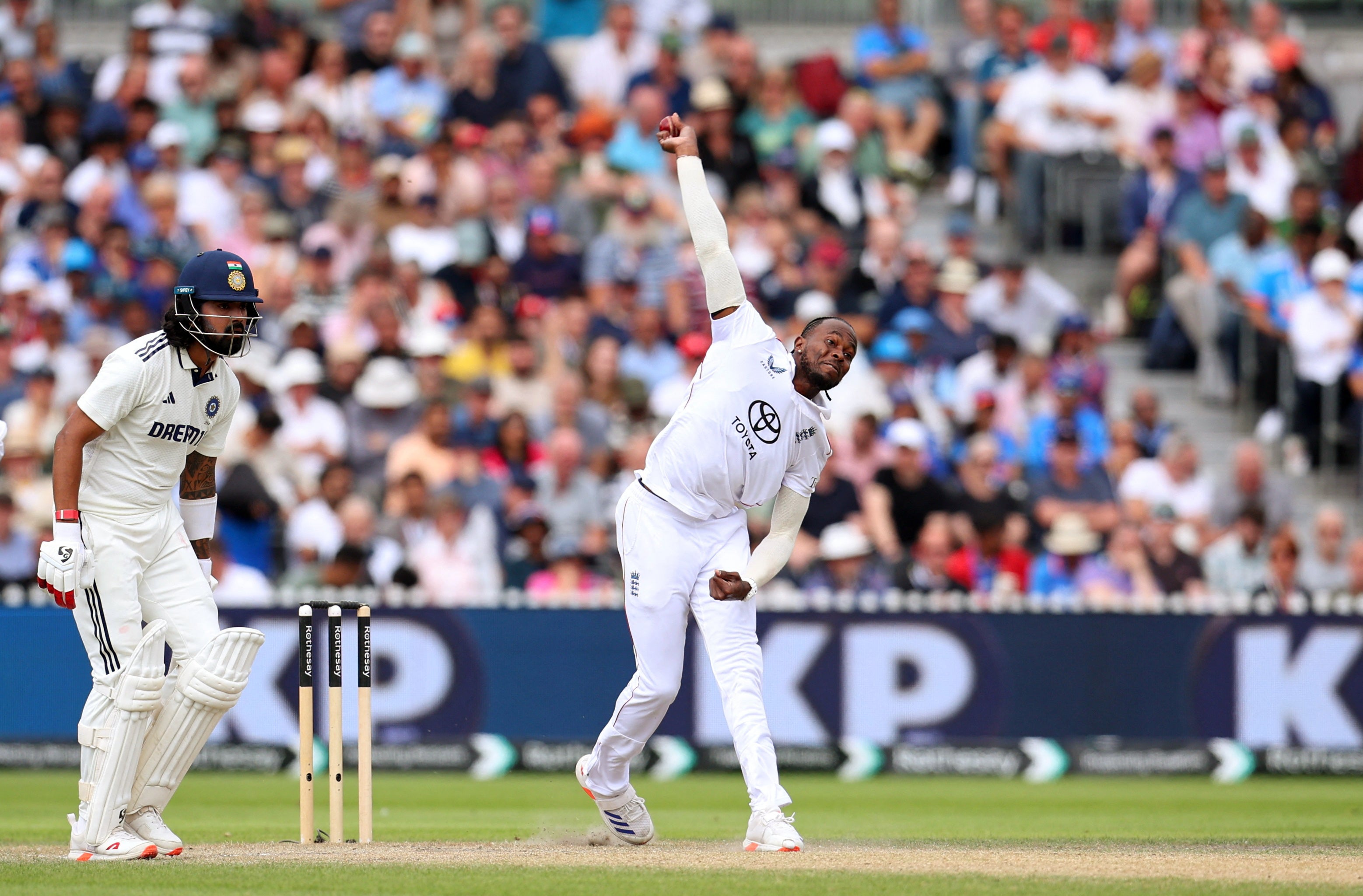 Woakes believes one of Jofra Archer or Mark Wood need to be in the England team for all five tests in Australia