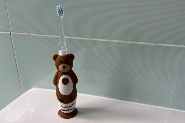 best kids toothbrush indybest review Brush-Baby wildones bear kids electric rechargeable toothbrush