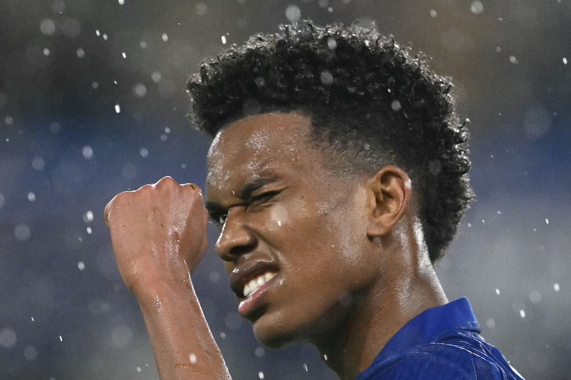 Estevao vstřelil penaltu při výhře Chelsea 5:1 nad Ajaxem