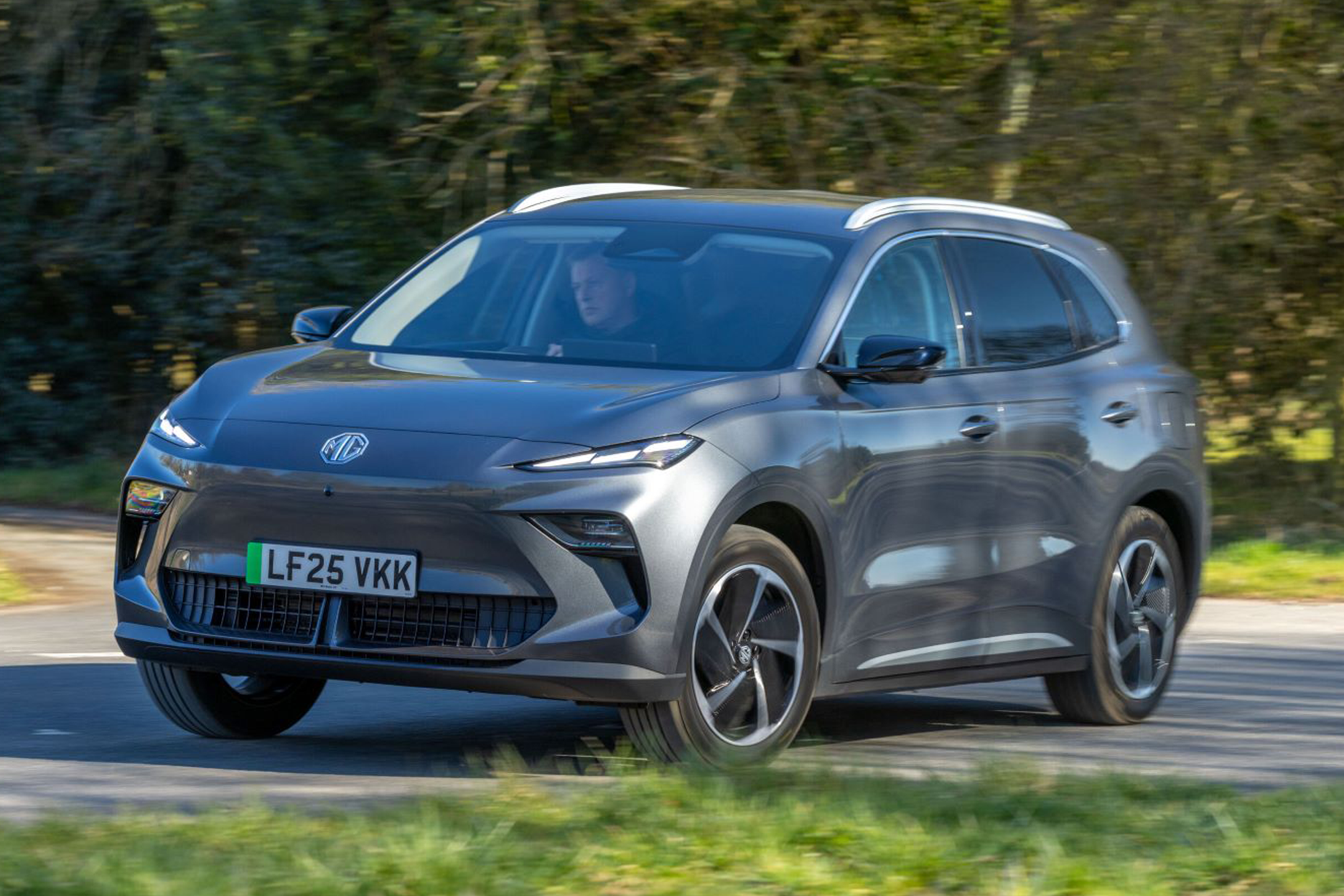 While its styling may be more conventional than the Jaecoo 5, the MG S5 still cuts a handsome profile