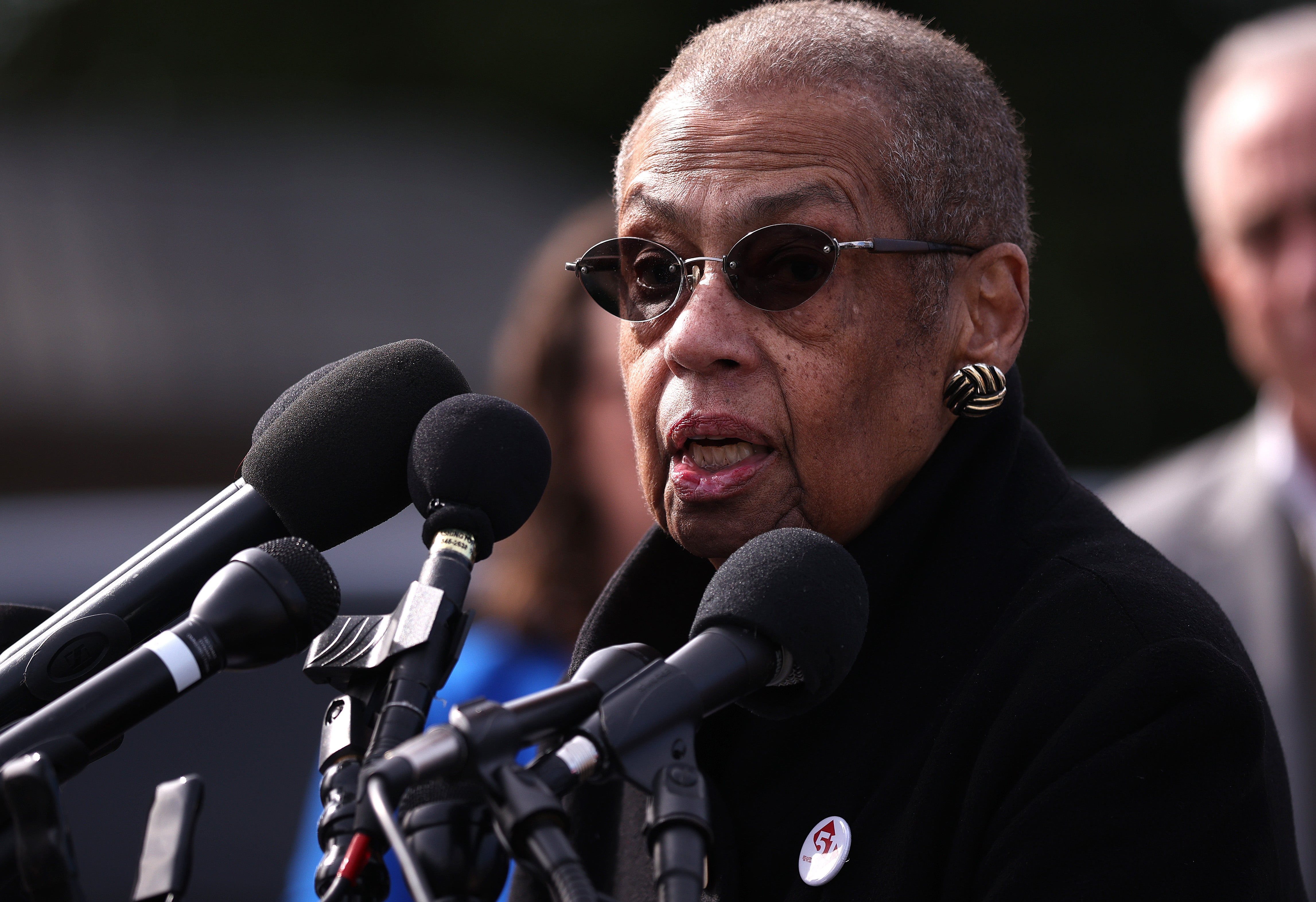 Eleanor Holmes Norton, Washington, D.C.’s longest-serving delegate in Congress, was scammed out of thousands of dollars by people who claimed to be part of a cleaning crew, according to police