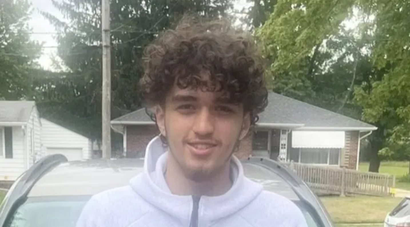 Isaac Broco Rivera, 18 anos, de Ohio, foi morto a tiros quando membros de uma família adolescente dispararam acidentalmente uma arma que carregavam.