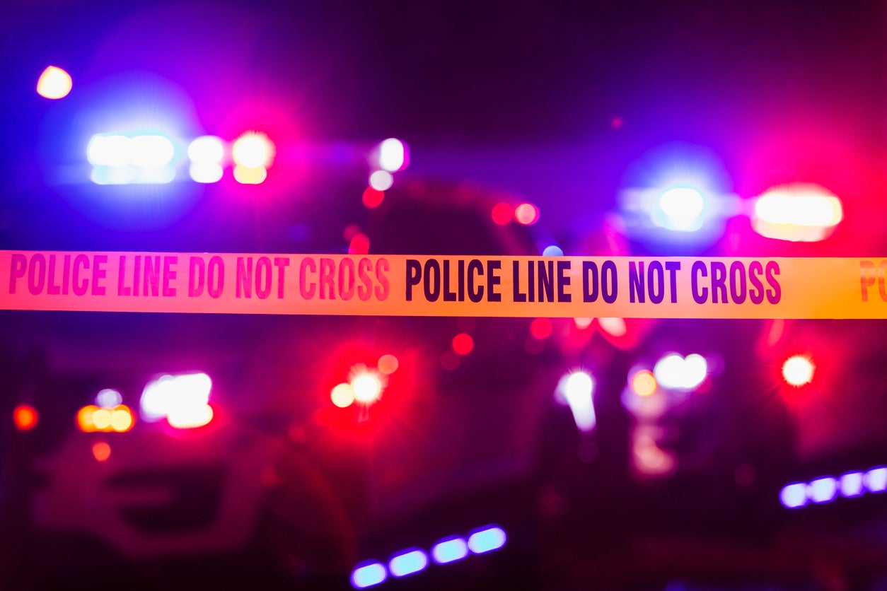 Um tiroteio em massa em uma festa de Halloween na Carolina do Norte matou duas pessoas, incluindo um menino de 16 anos, e feriu 13, disse a polícia.