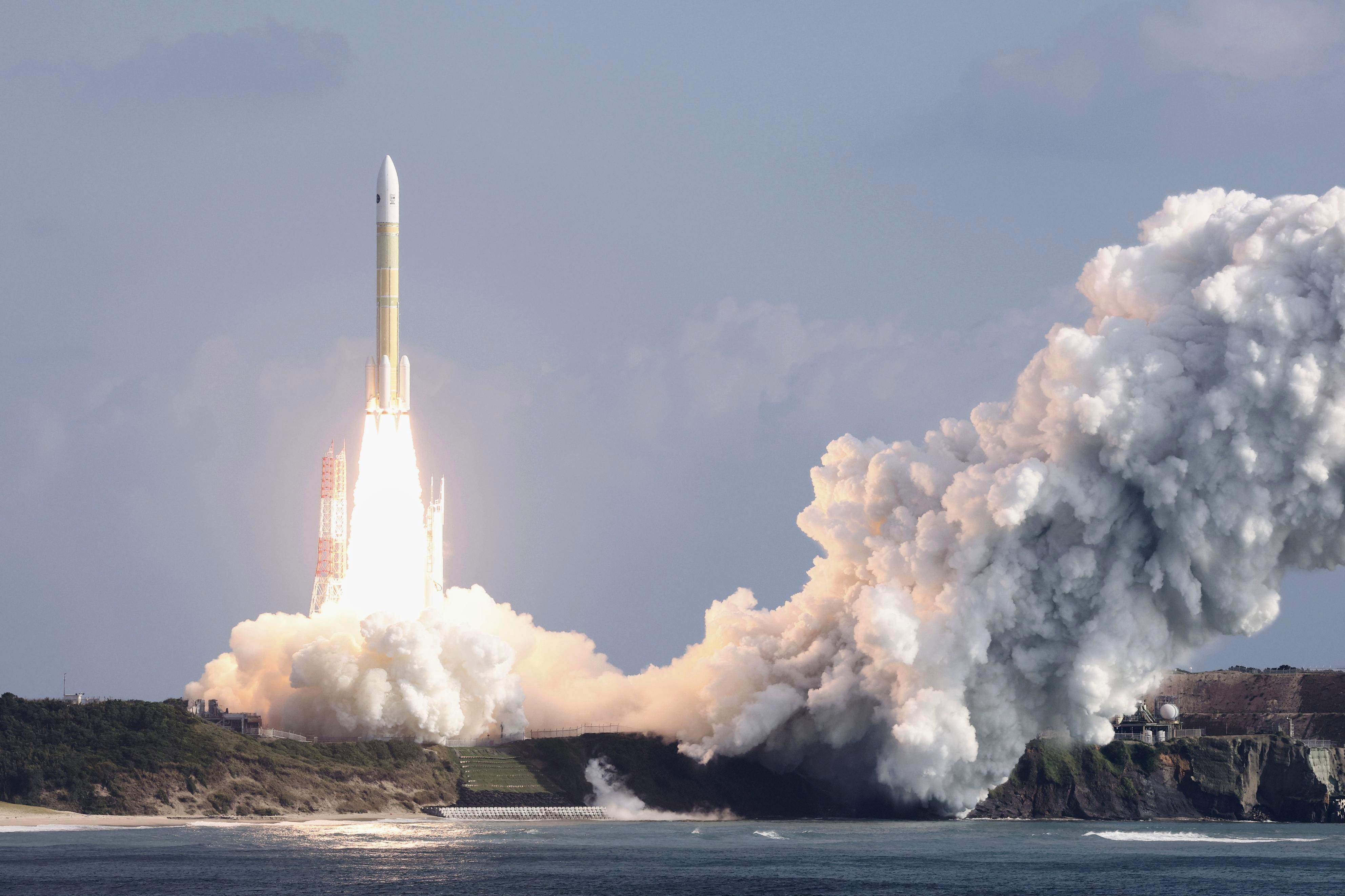 <p>The H3 (7th) rocket by the Japan Aerospace Exploration Agency (JAXA), carrying a new HTV-X cargo transfer spacecraft, is launched from the Tanegashima Space Center in Minamitane, Tanegashima Island, southern Japan, on Sunday, 26 October 2025. (Kotaro Ueda/Kyodo News via AP)</p>