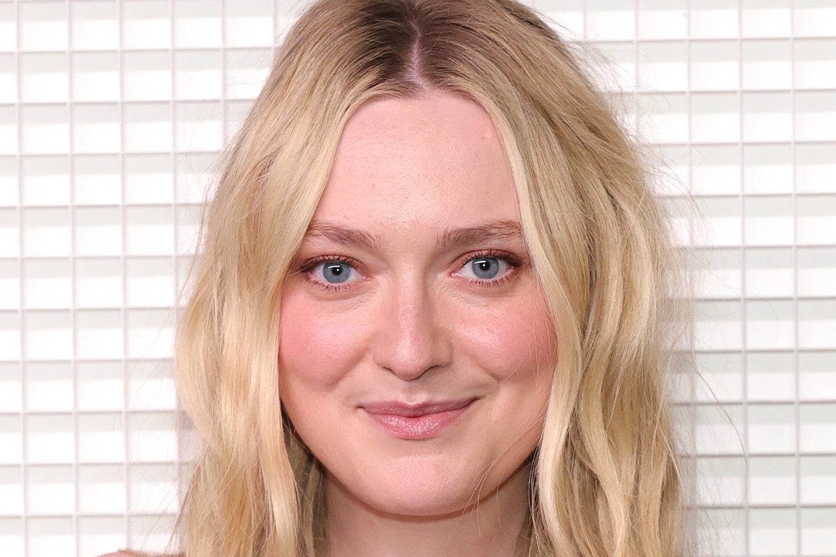 Dakota Fanning using Raya dating app