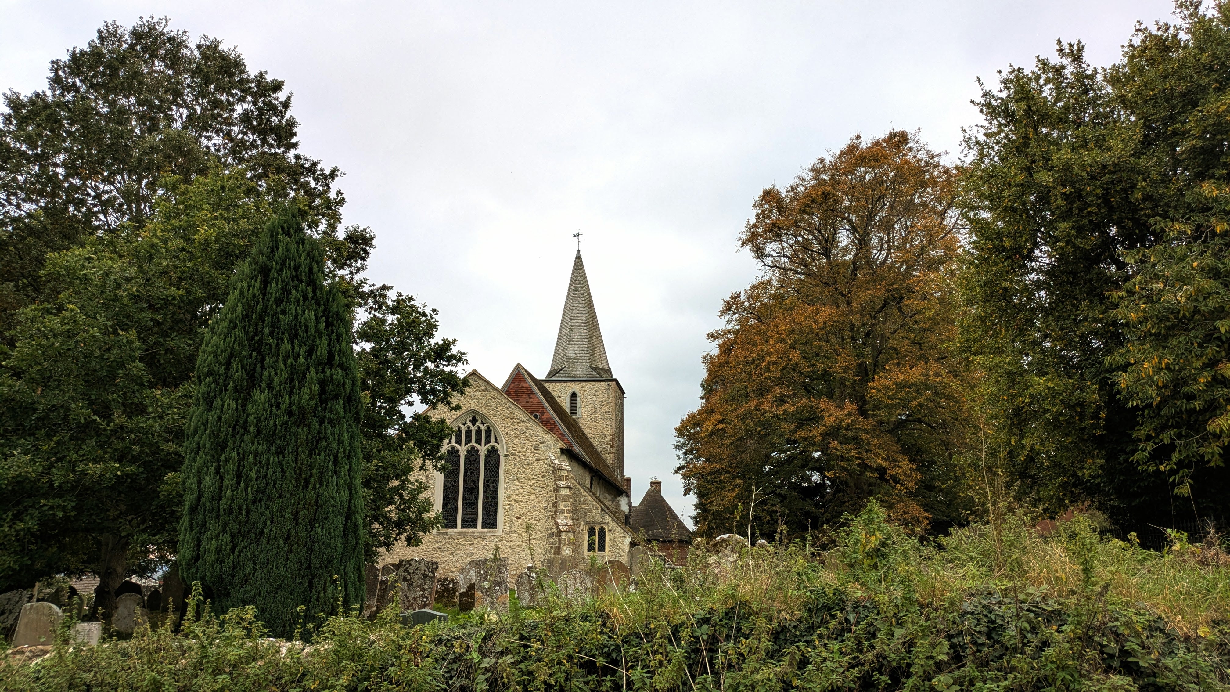 A ‘white’ and ‘red’ lady are said to haunt the churchyard of St Nicholas’ Church in the centre of Pluckley