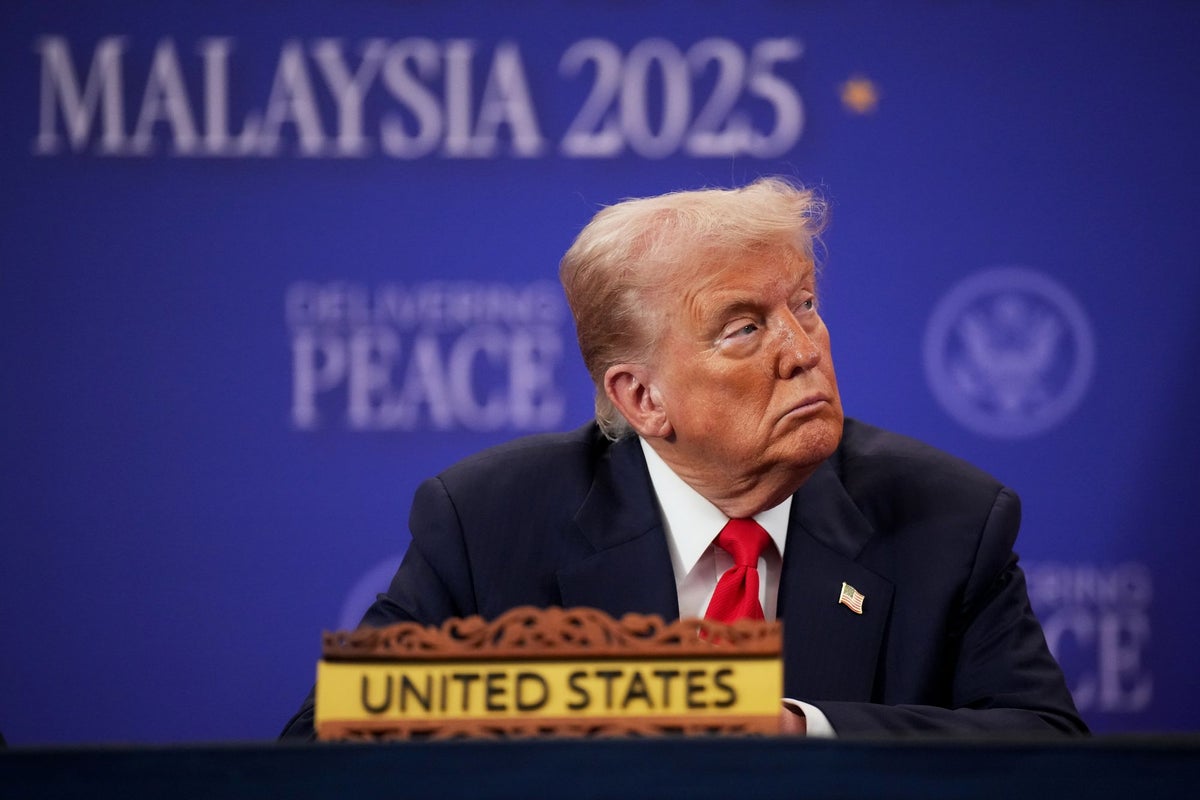 特朗普中断亚洲之行，继续对新泰诺和儿童疫苗咆哮